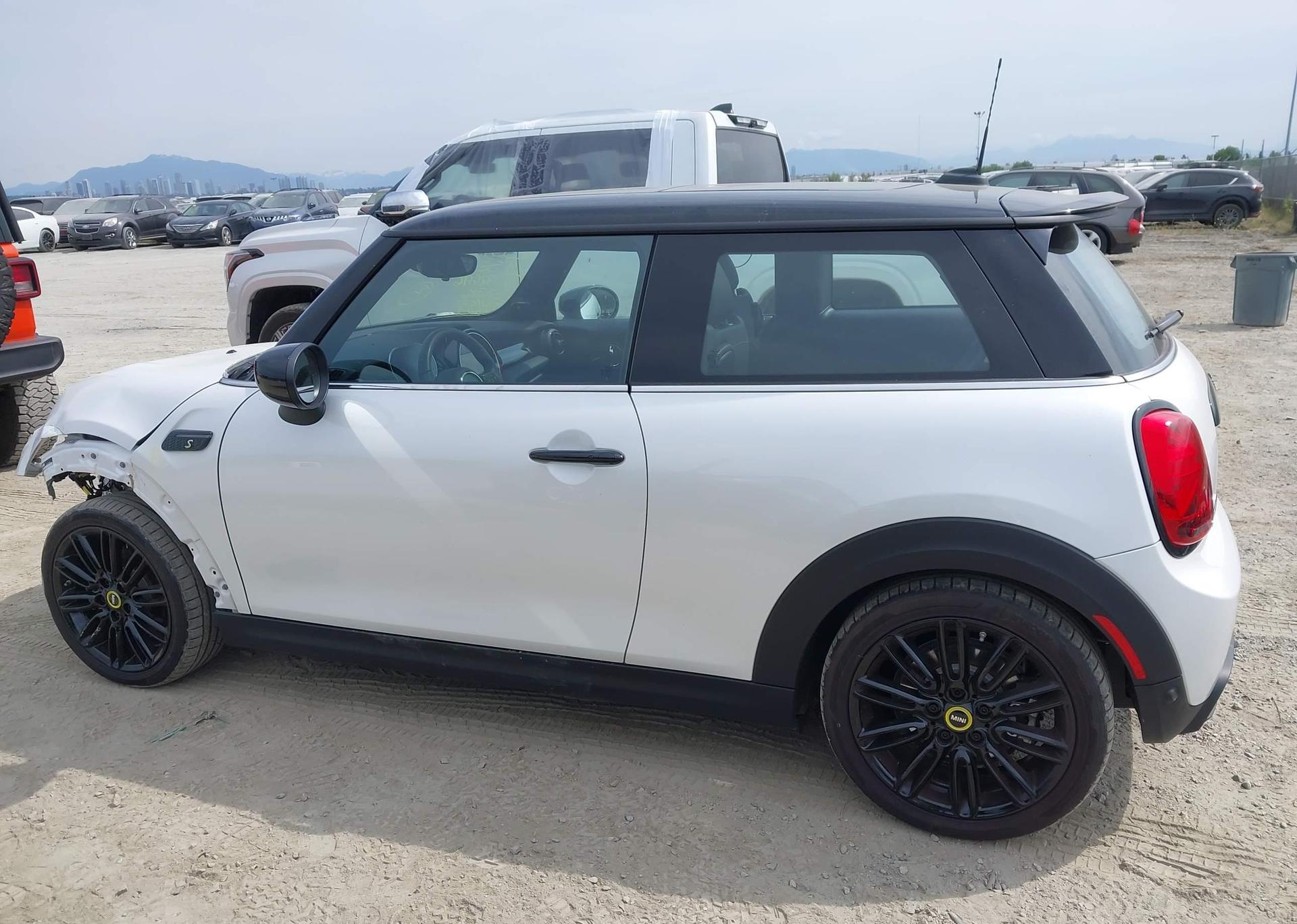 2024 MINI SE 3 DOOR COOPER