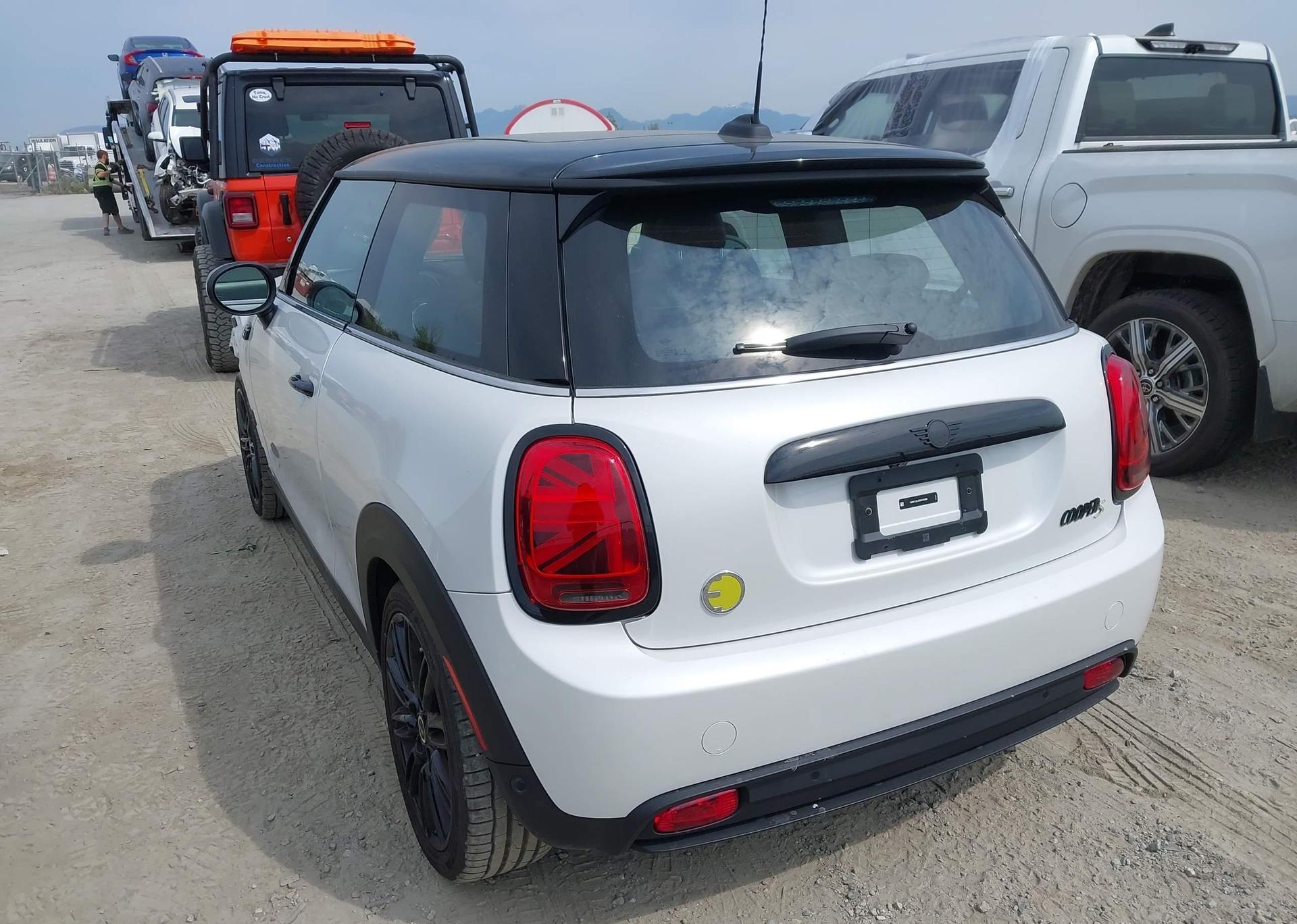 2024 MINI SE 3 DOOR COOPER