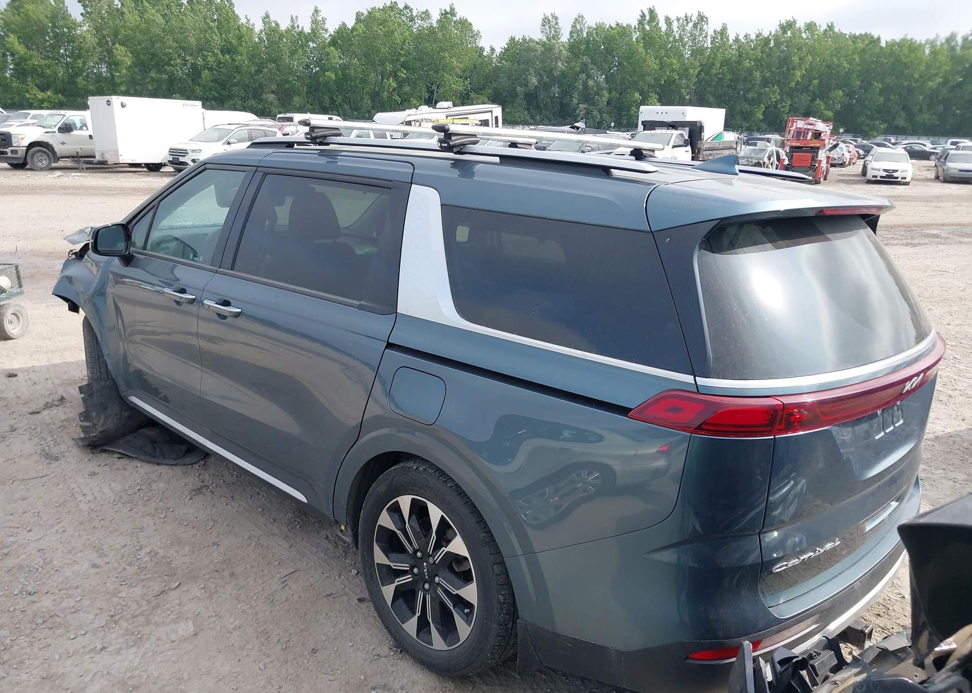 2022 KIA CARNIVAL EX