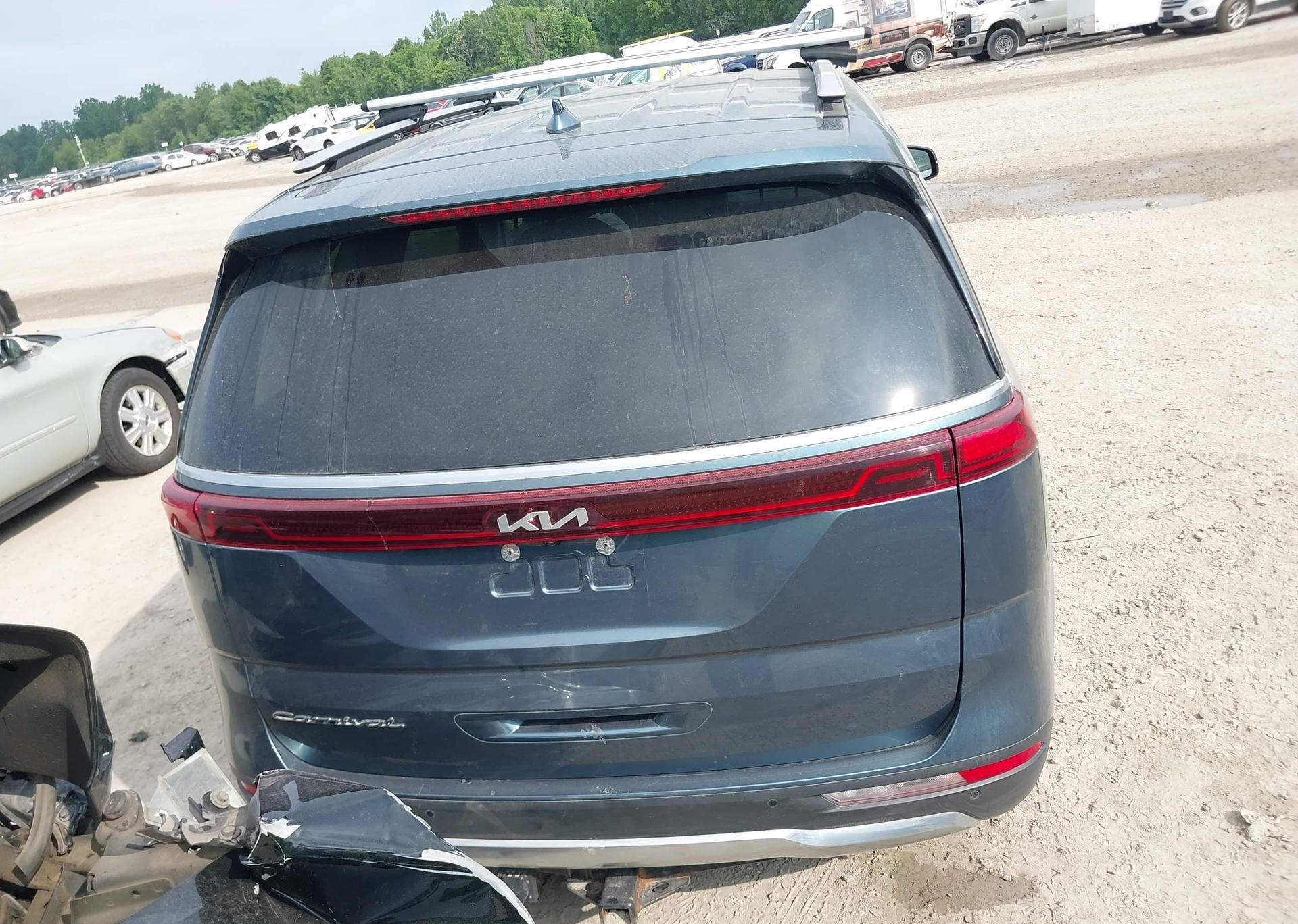 2022 KIA CARNIVAL EX