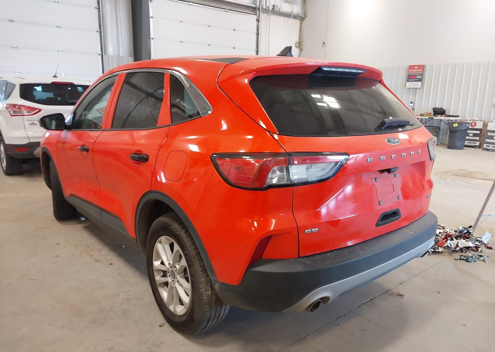 2022 FORD ESCAPE SE
