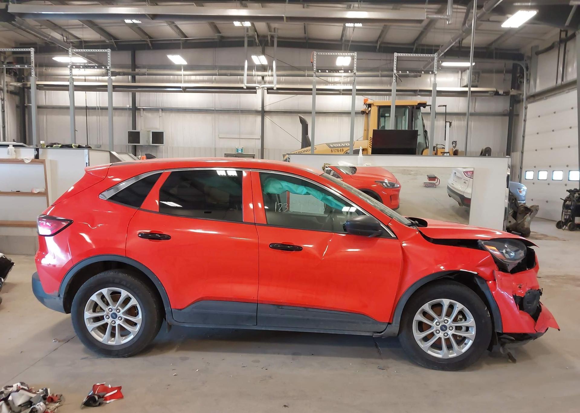 2022 FORD ESCAPE SE