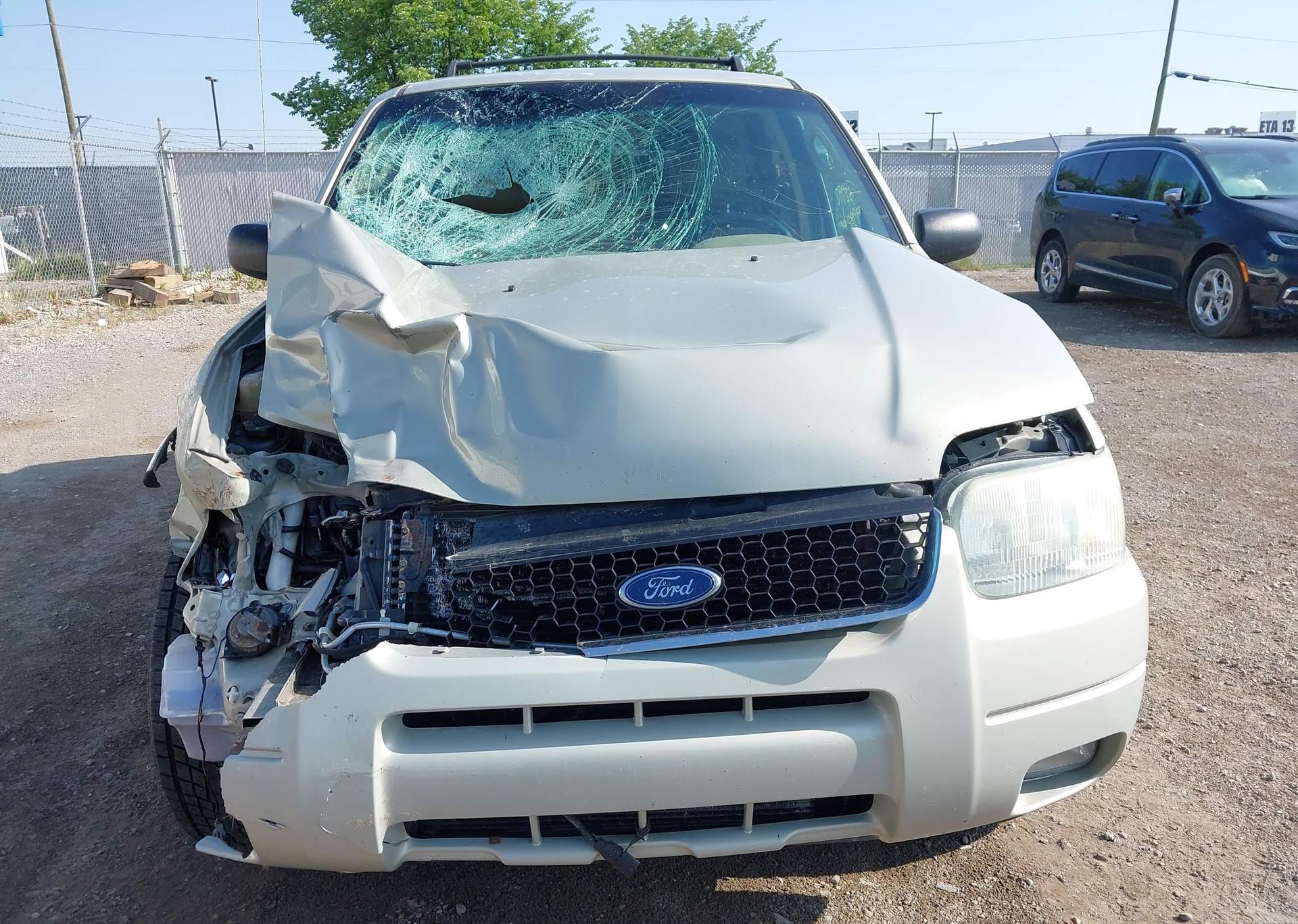 2004 FORD ESCAPE LIMITED