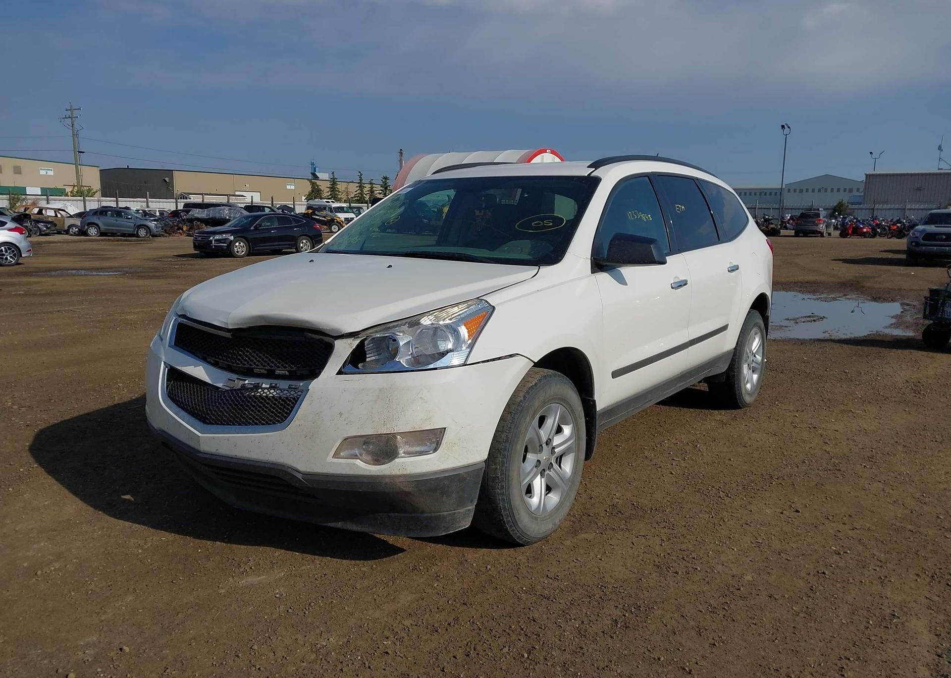2011 CHEVROLET TRAVERSE LS