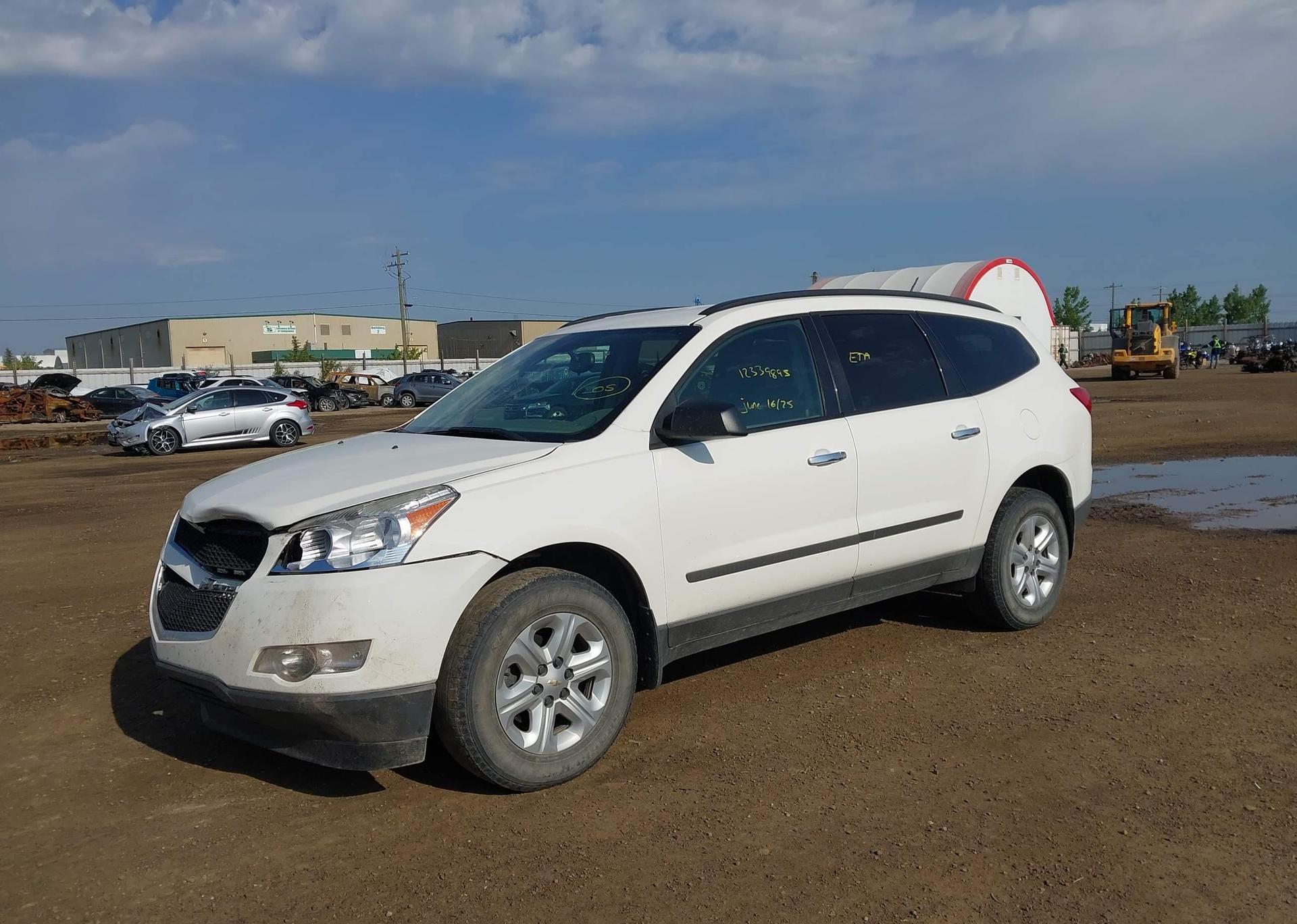 2011 CHEVROLET TRAVERSE LS