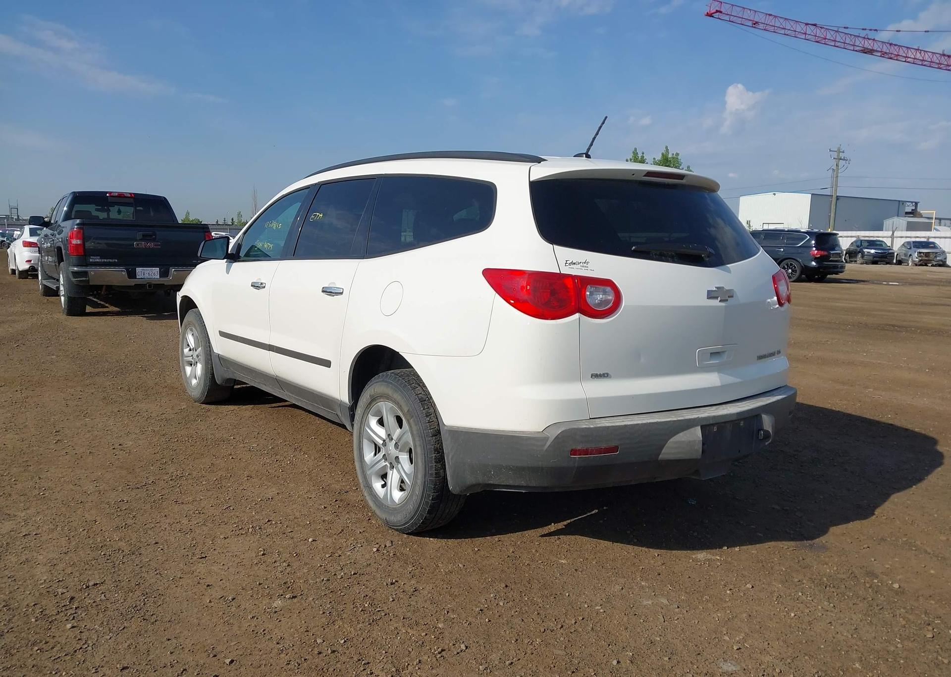 2011 CHEVROLET TRAVERSE LS