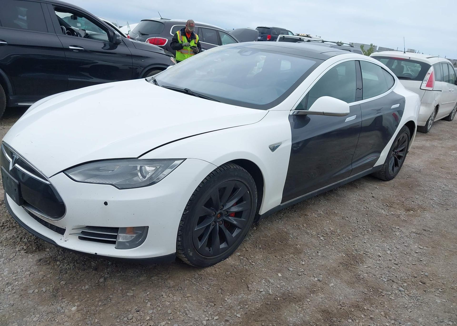 2015 TESLA MODEL S 85D