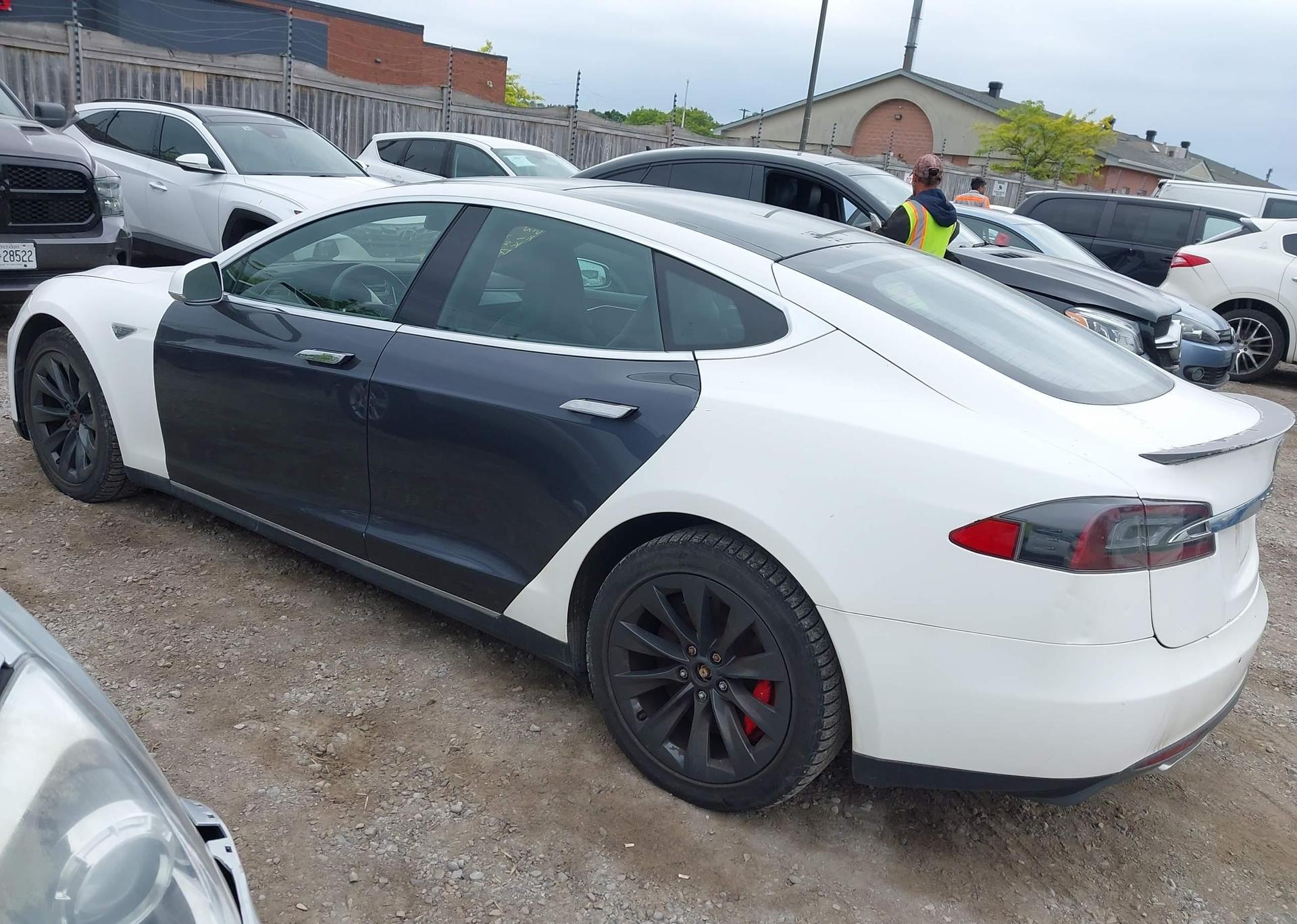 2015 TESLA MODEL S 85D