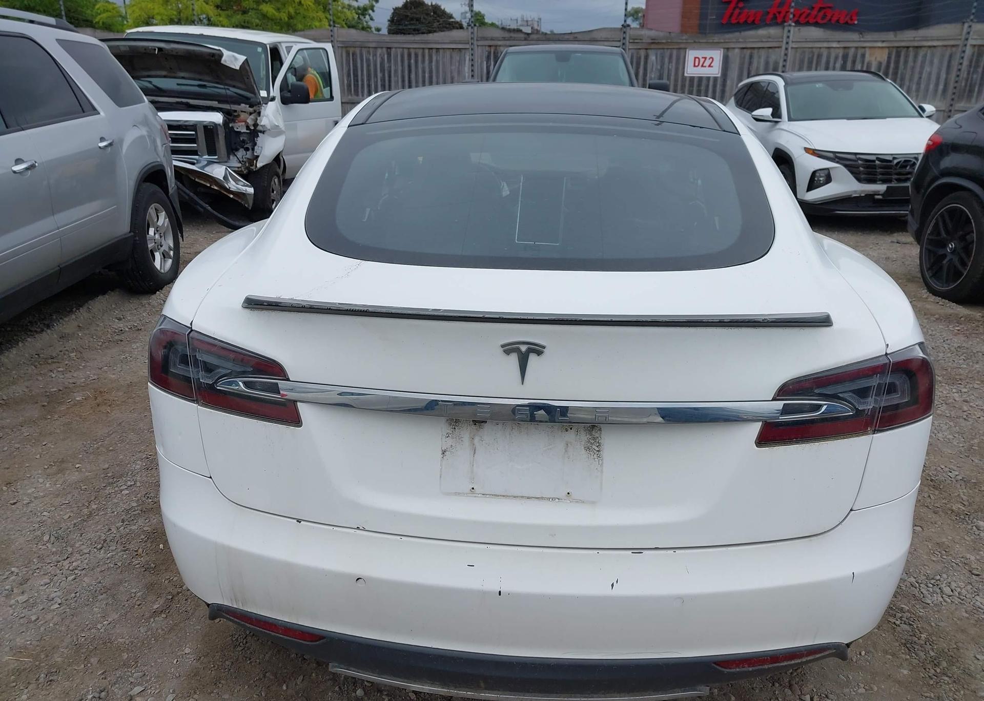 2015 TESLA MODEL S 85D
