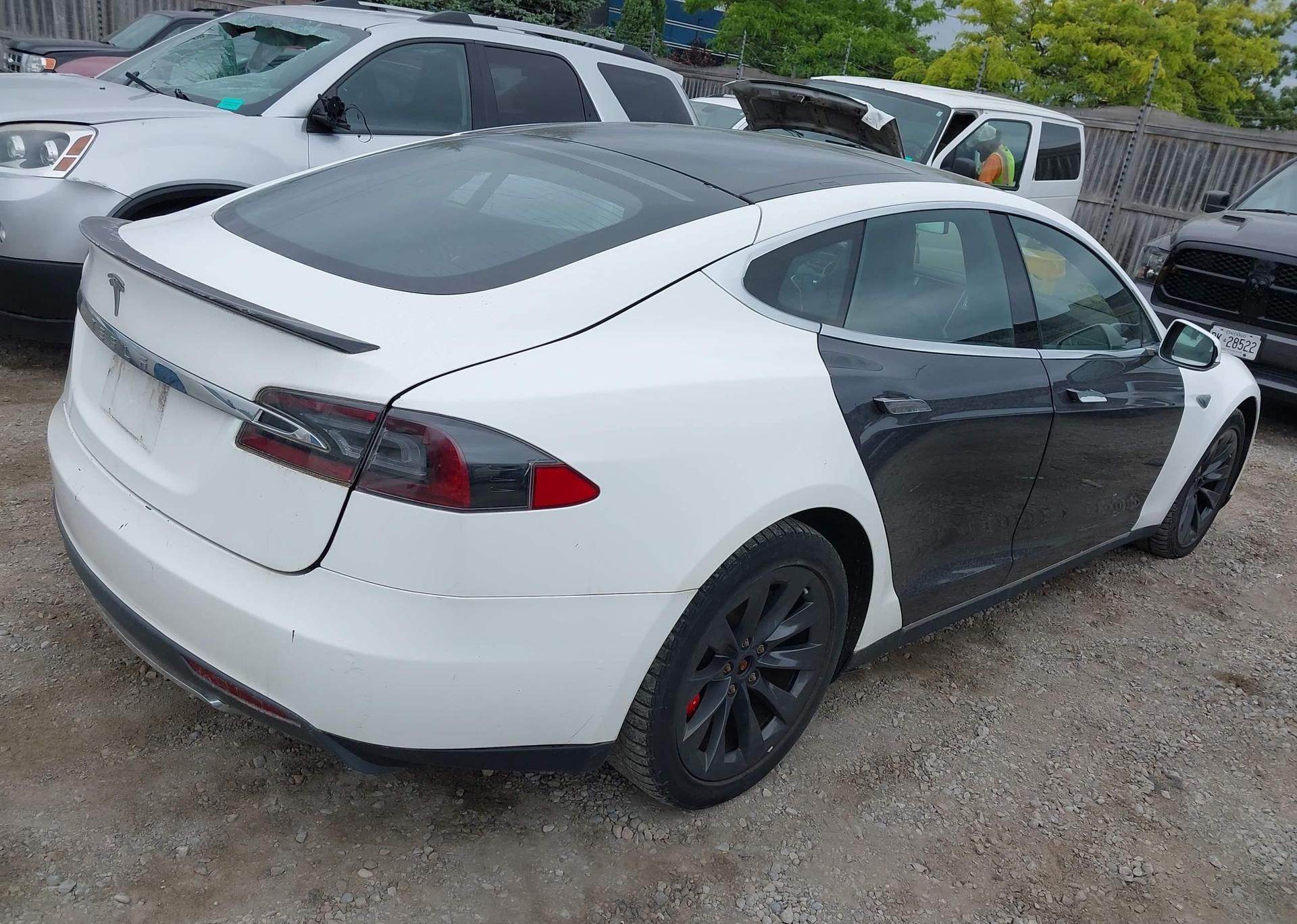 2015 TESLA MODEL S 85D