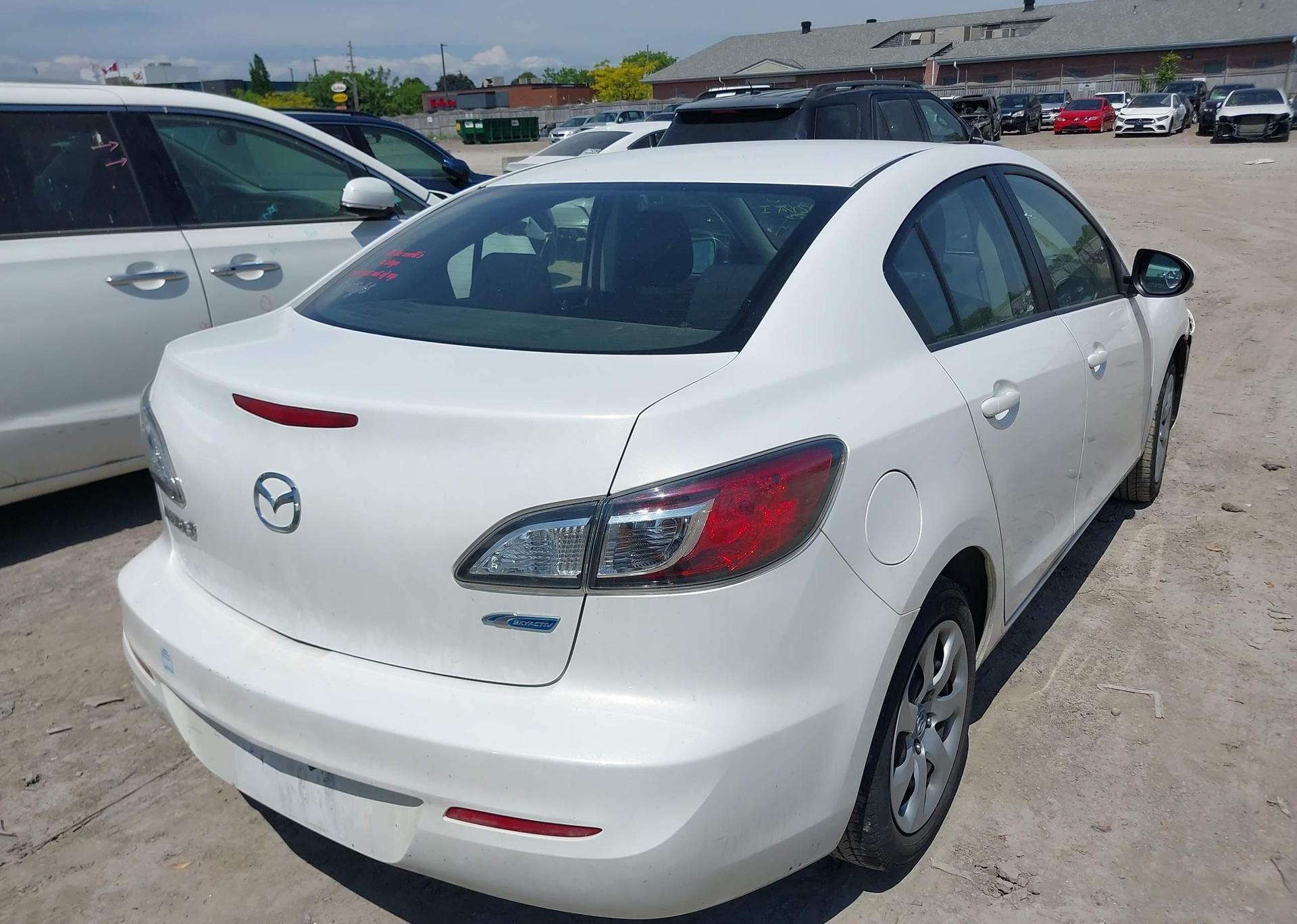 2012 MAZDA 3 I