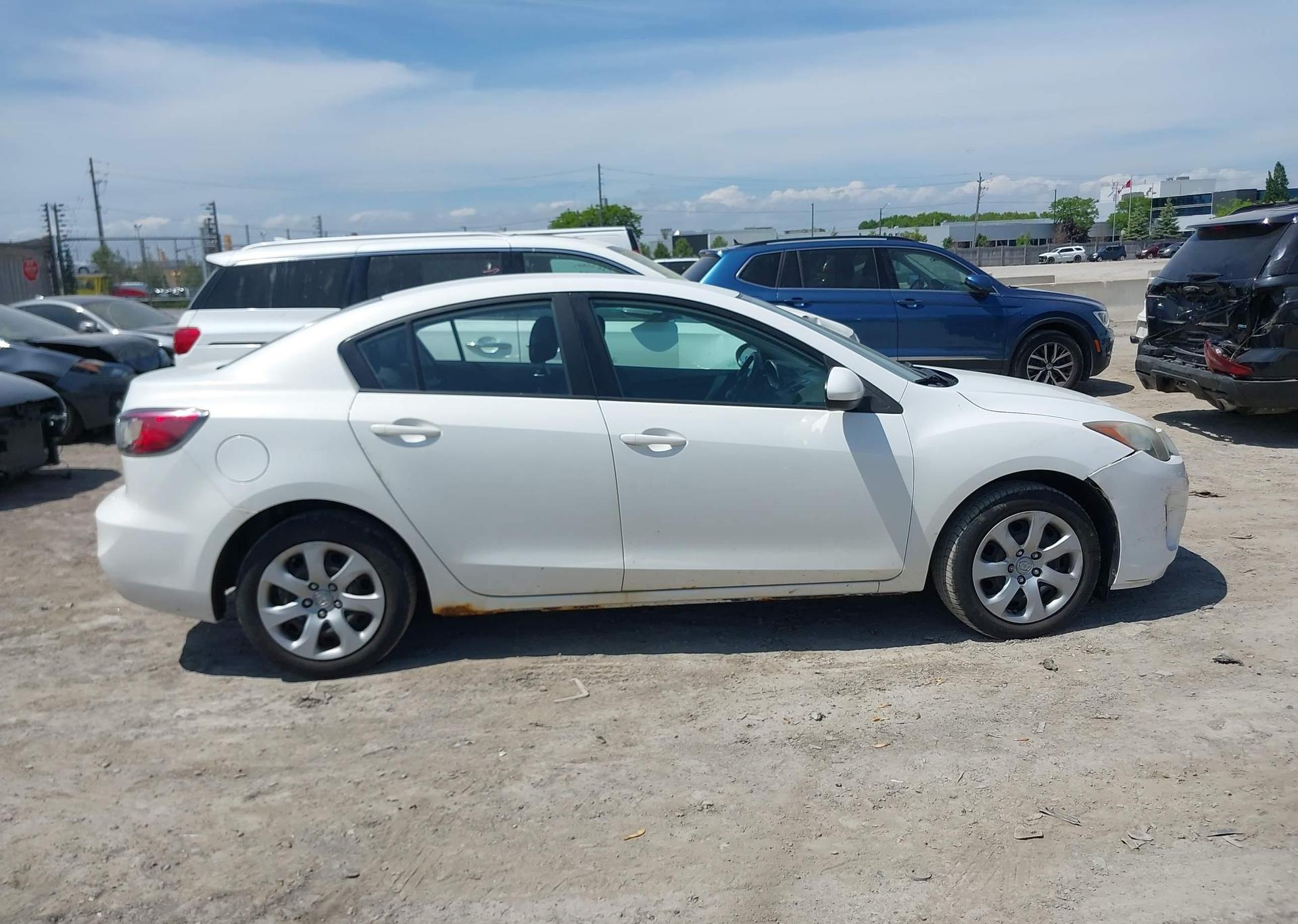 2012 MAZDA 3 I