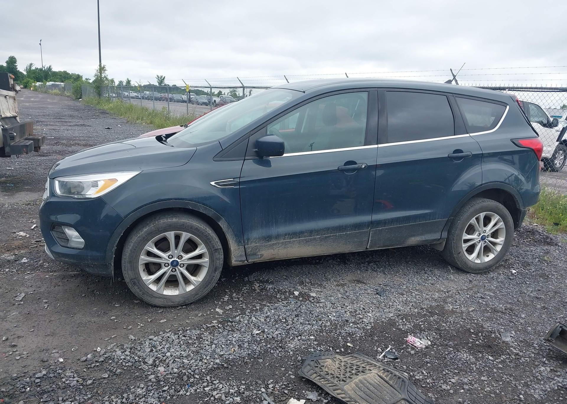 2019 FORD ESCAPE SE