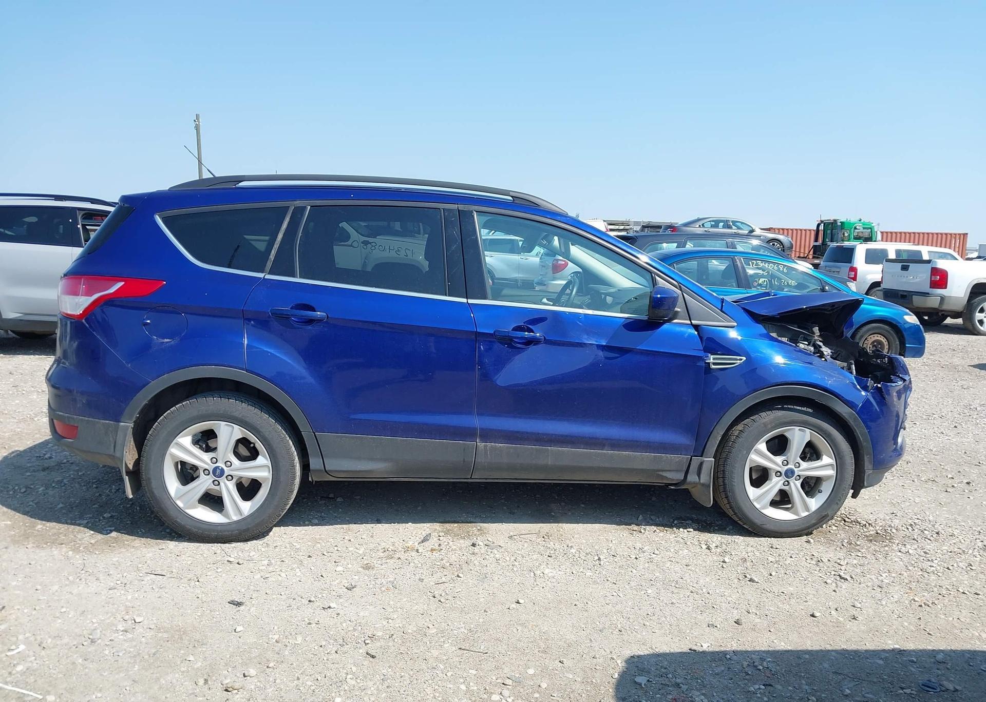 2015 FORD ESCAPE SE