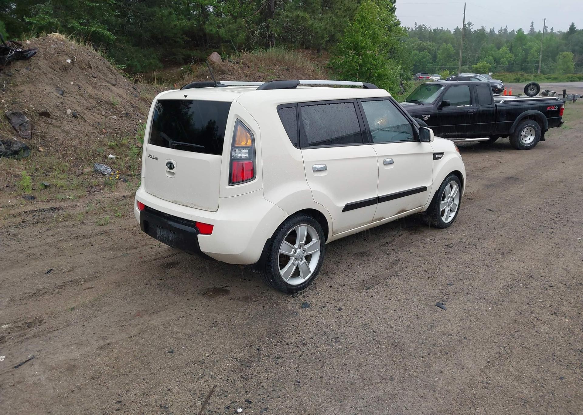2010 KIA SOUL +