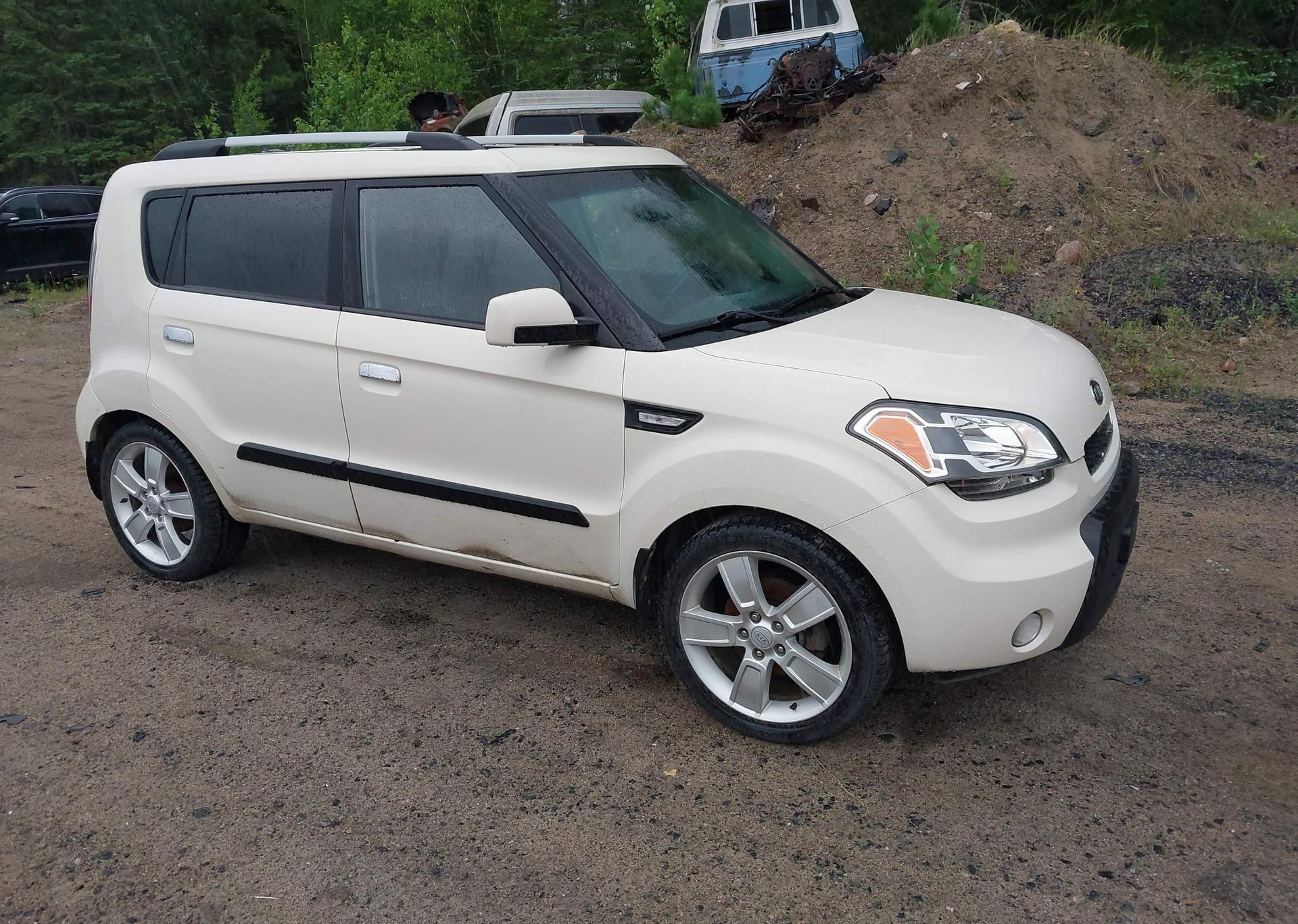 2010 KIA SOUL +