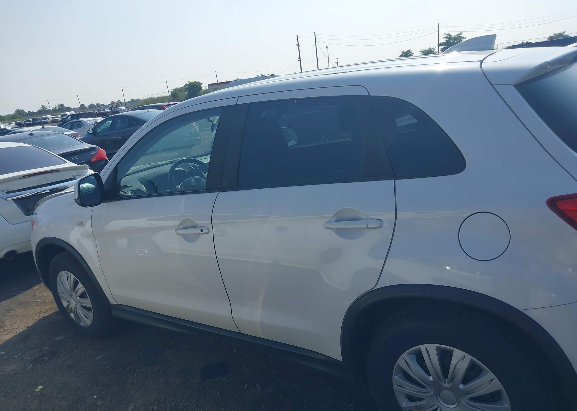 2019 MITSUBISHI RVR ES