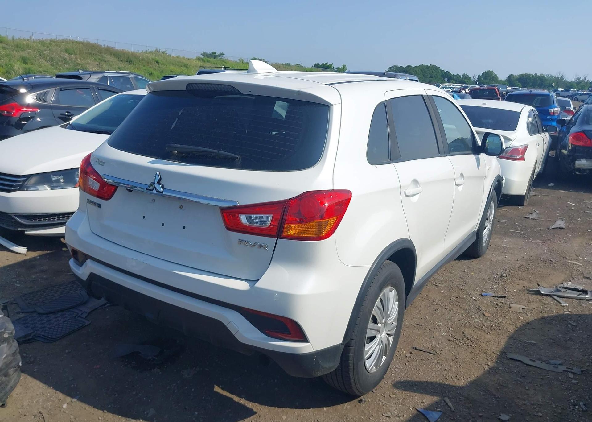 2019 MITSUBISHI RVR ES