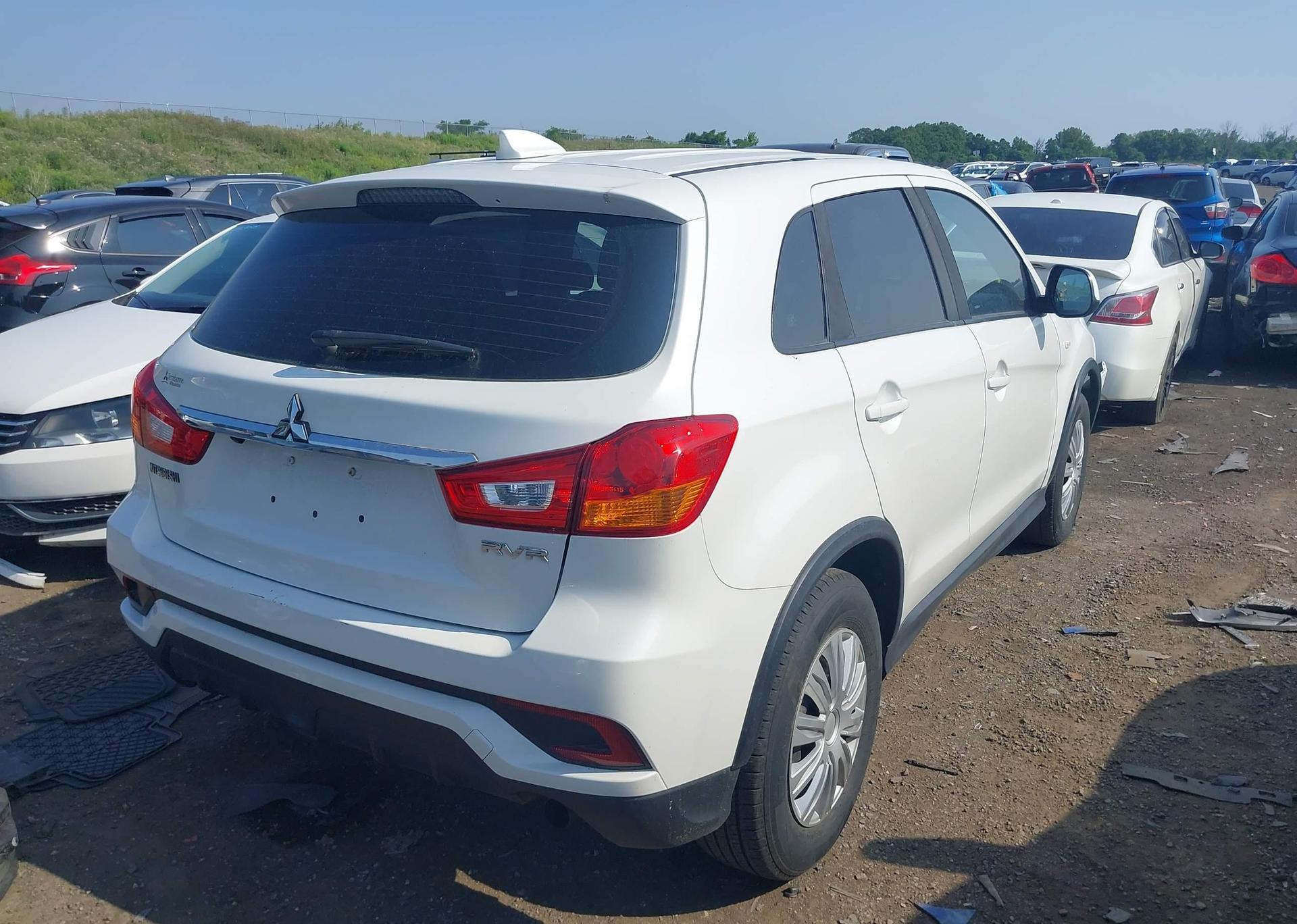 2019 MITSUBISHI RVR ES