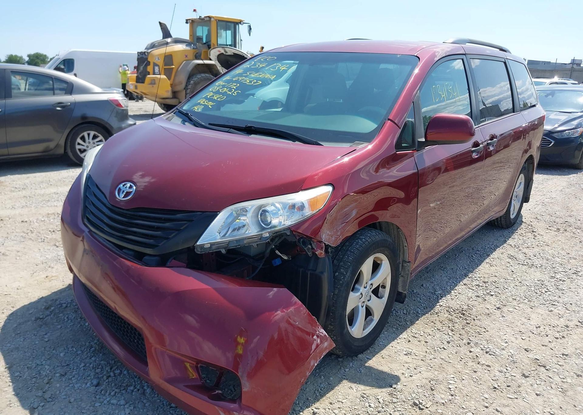 2014 TOYOTA SIENNA 7 PASSENGER