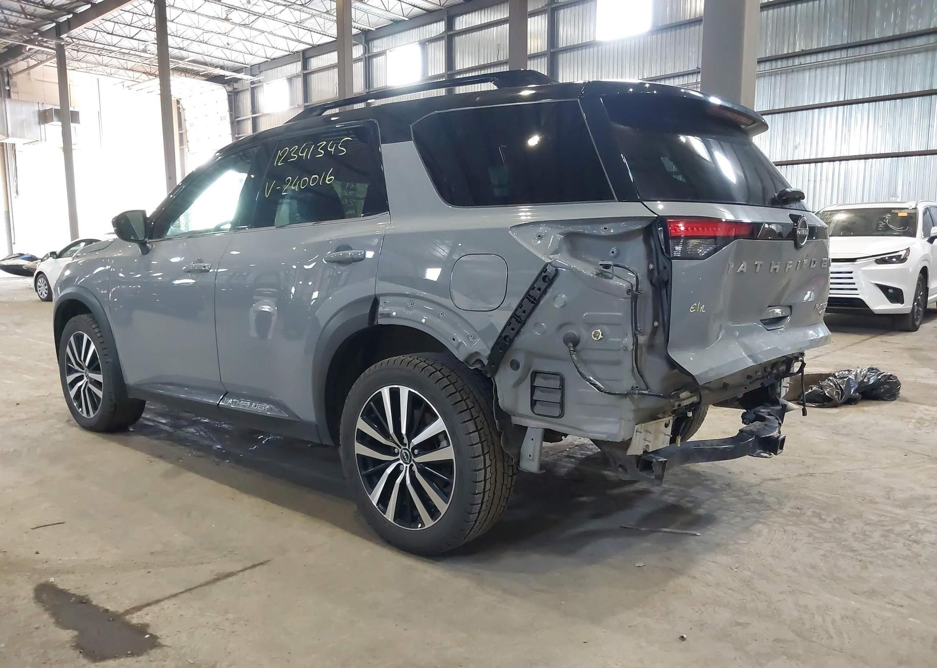 2024 NISSAN PATHFINDER PLATINUM