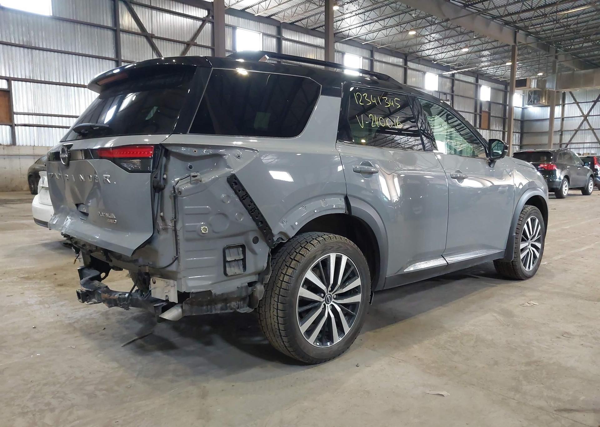 2024 NISSAN PATHFINDER PLATINUM