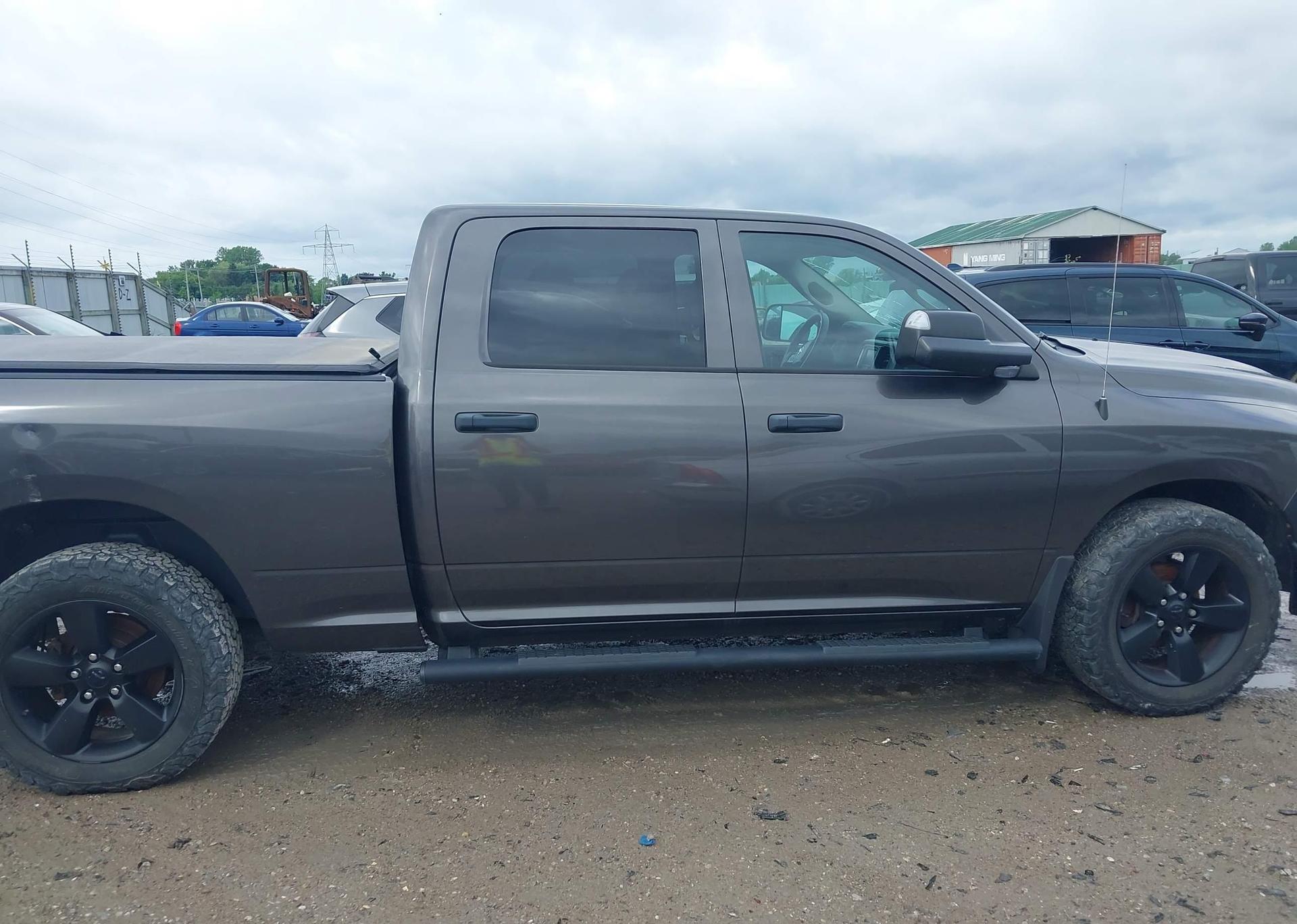 2018 RAM 1500 ST