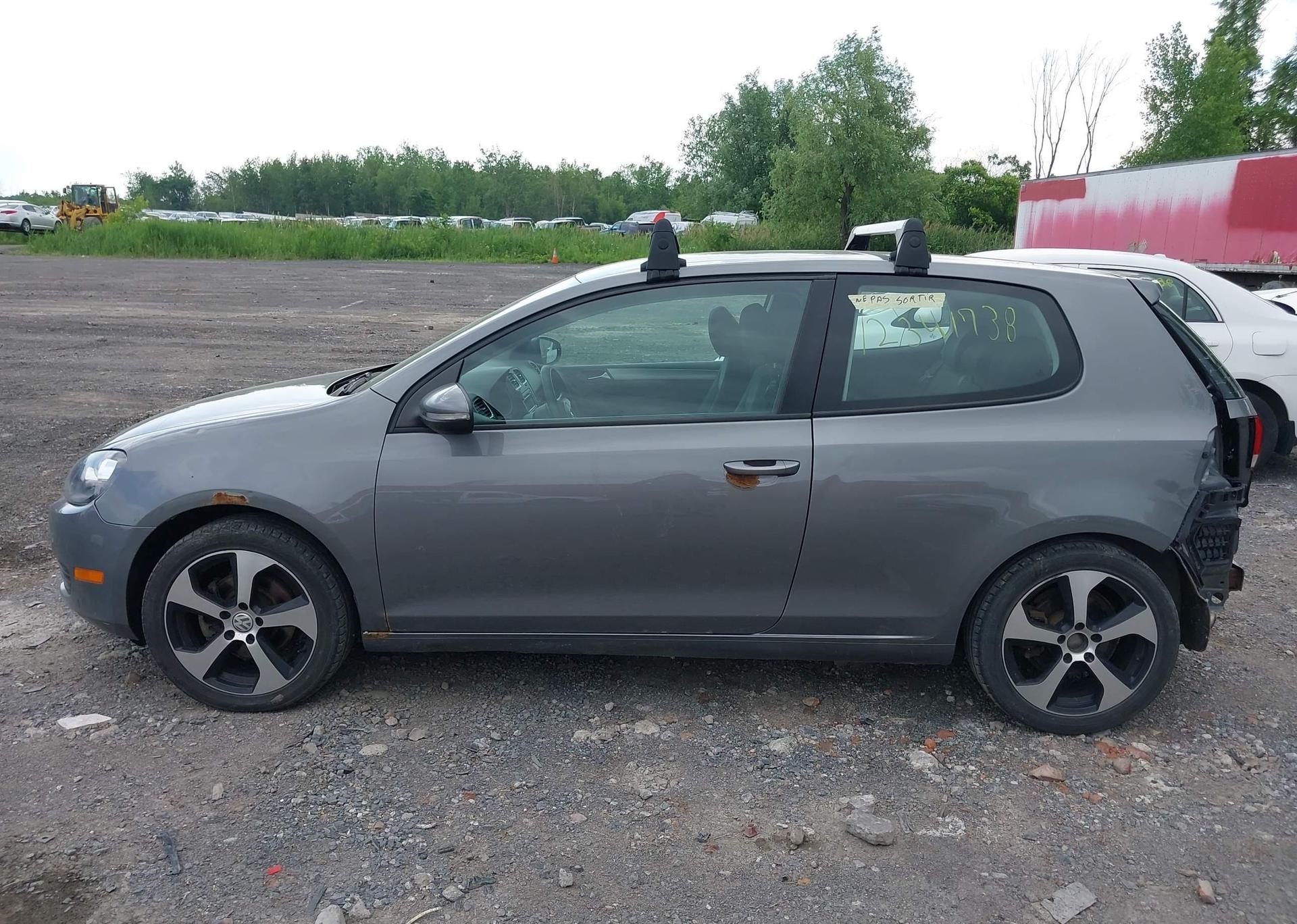 2013 VOLKSWAGEN GOLF