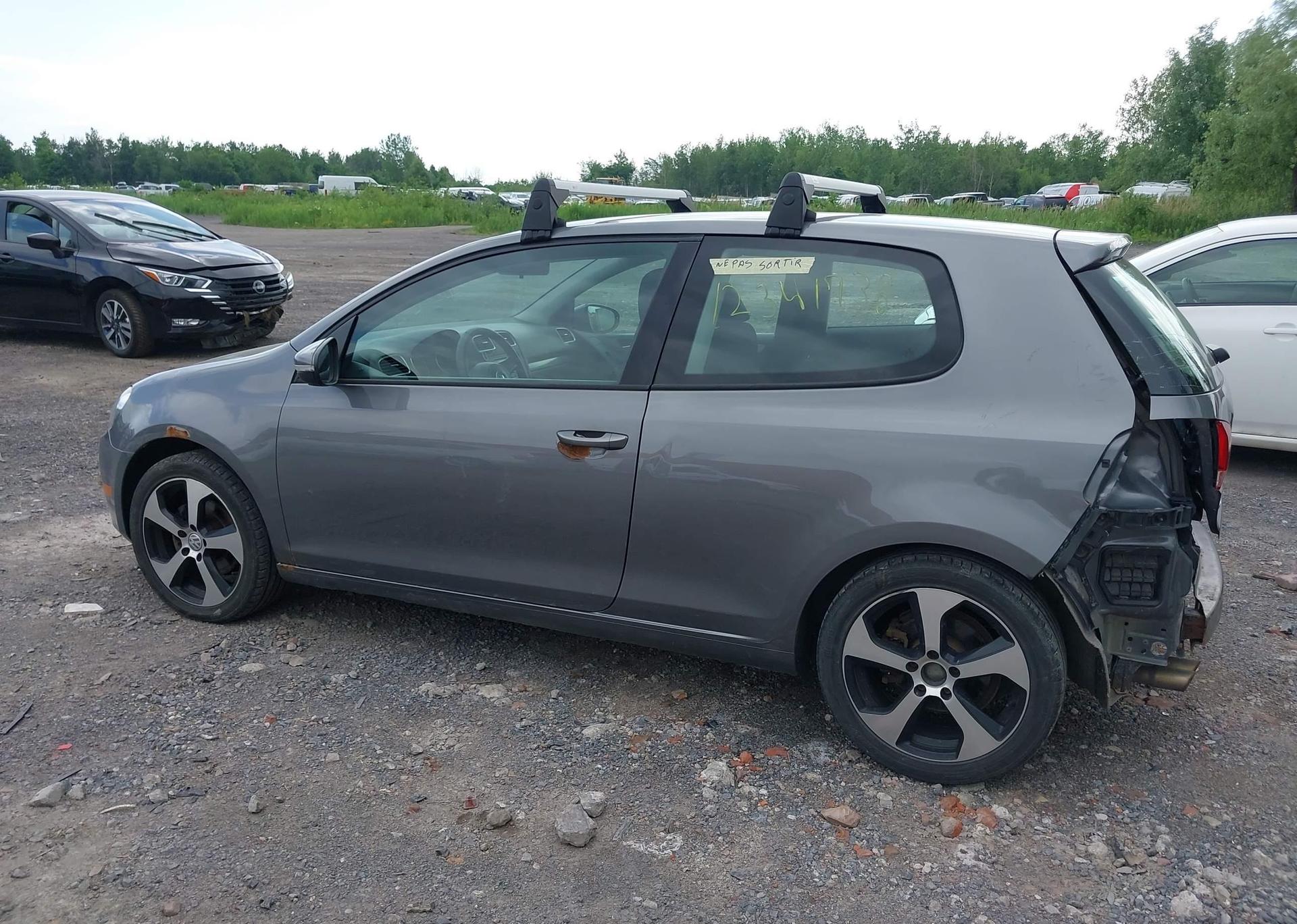 2013 VOLKSWAGEN GOLF