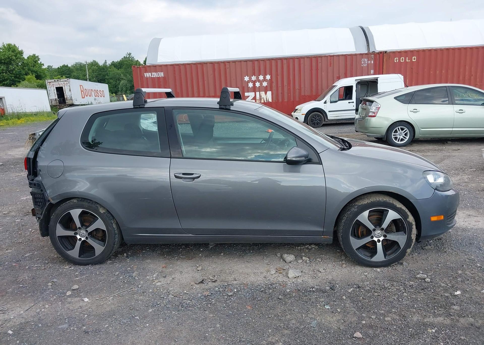 2013 VOLKSWAGEN GOLF