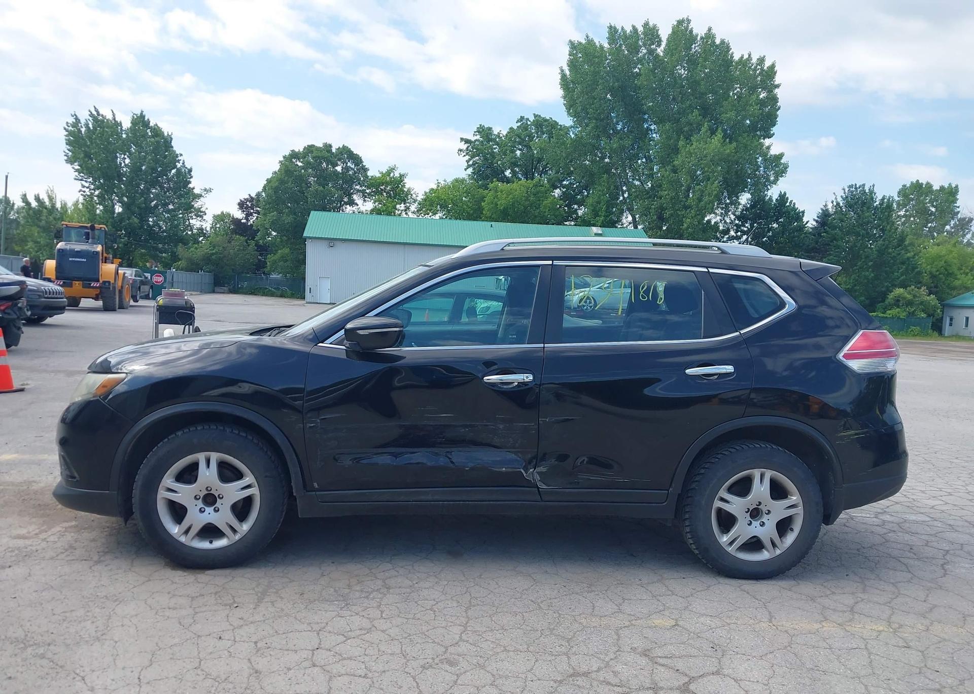2015 NISSAN ROGUE