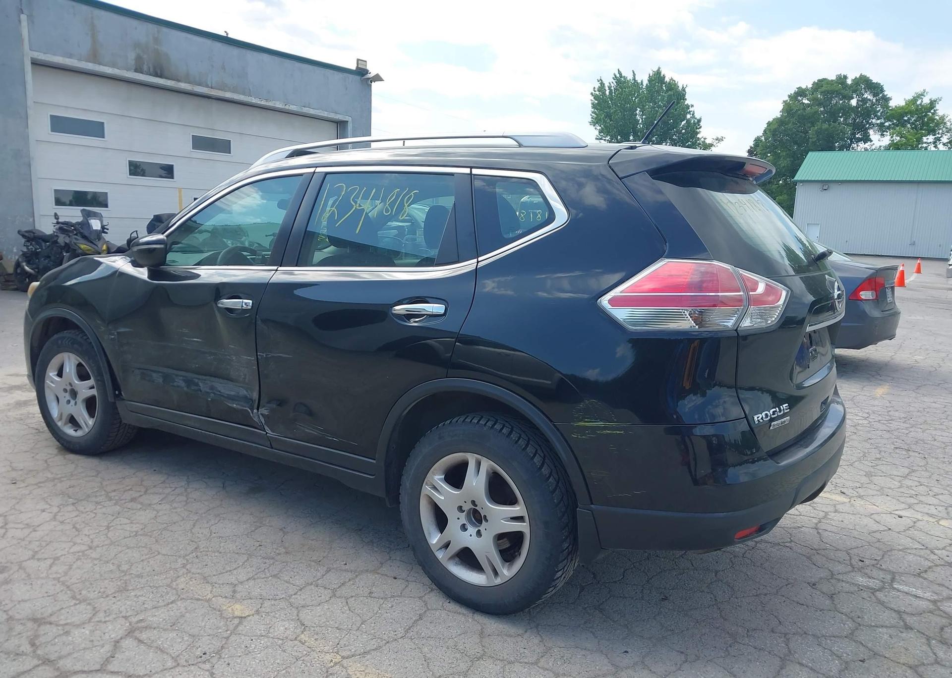 2015 NISSAN ROGUE