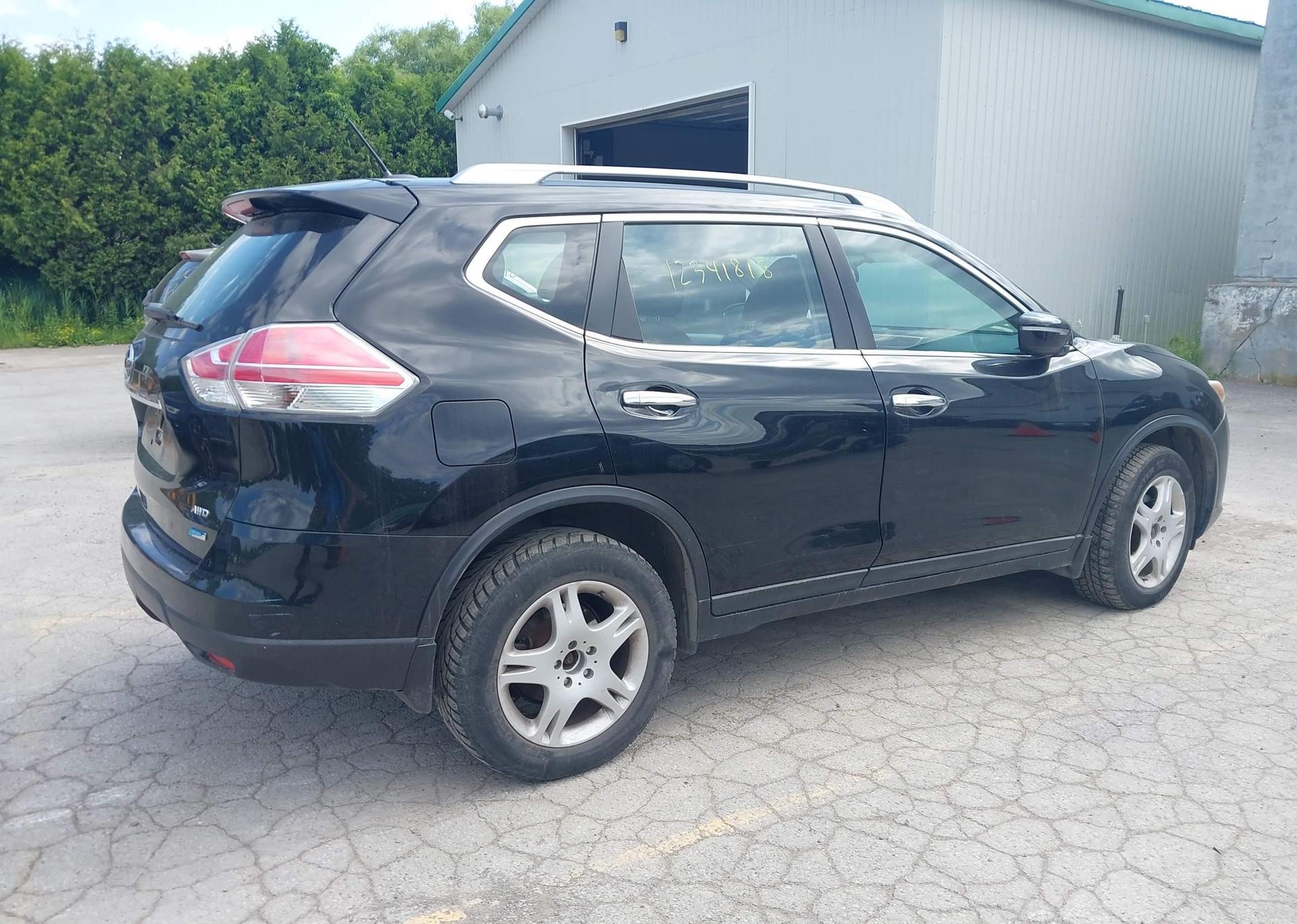 2015 NISSAN ROGUE