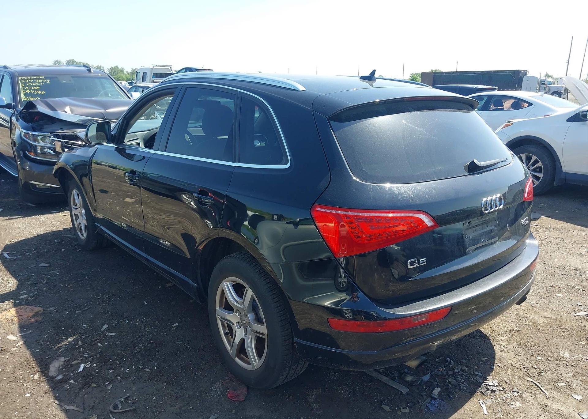 2011 AUDI Q5 2.0T PREMIUM PLUS