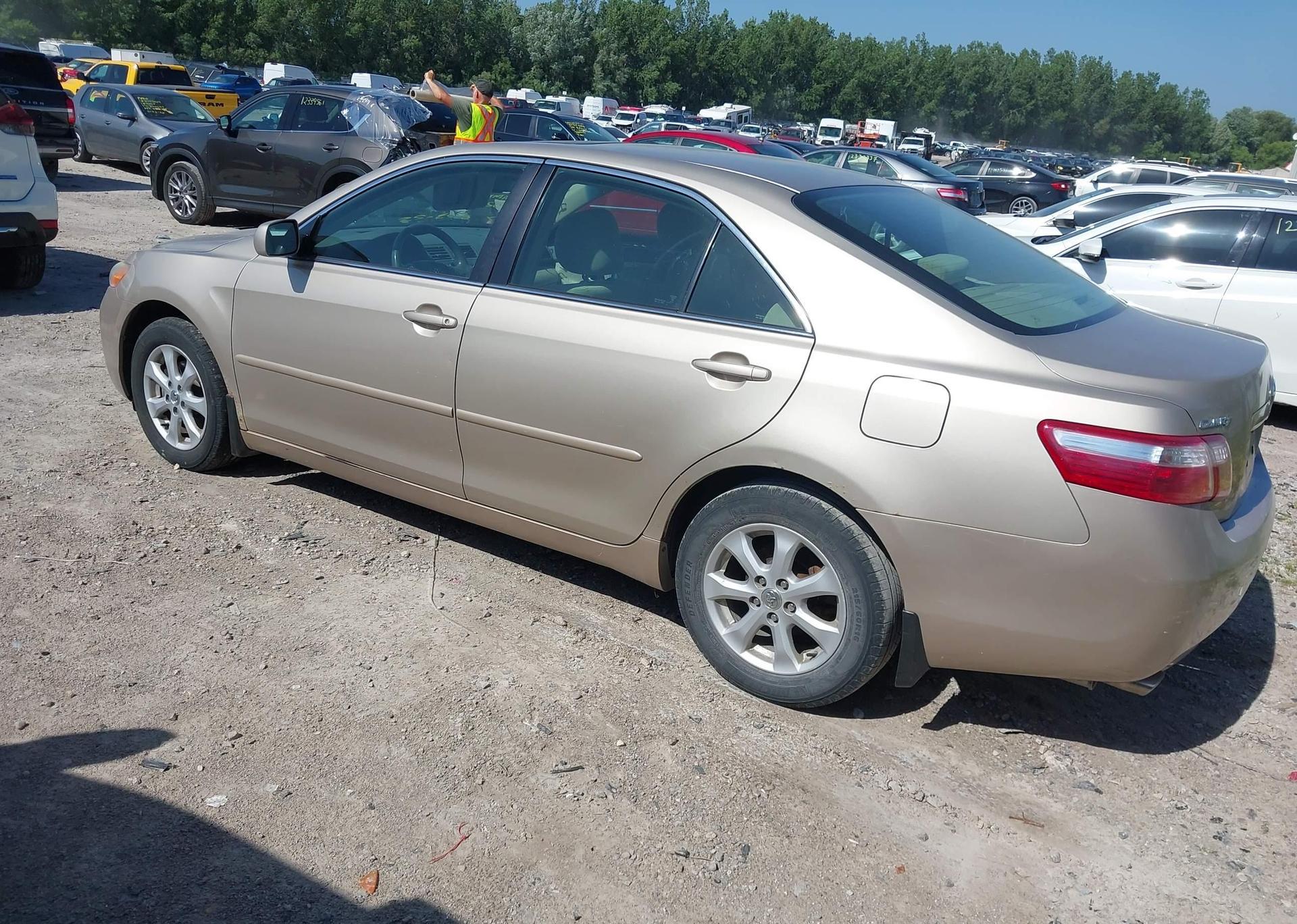 2007 TOYOTA CAMRY LE