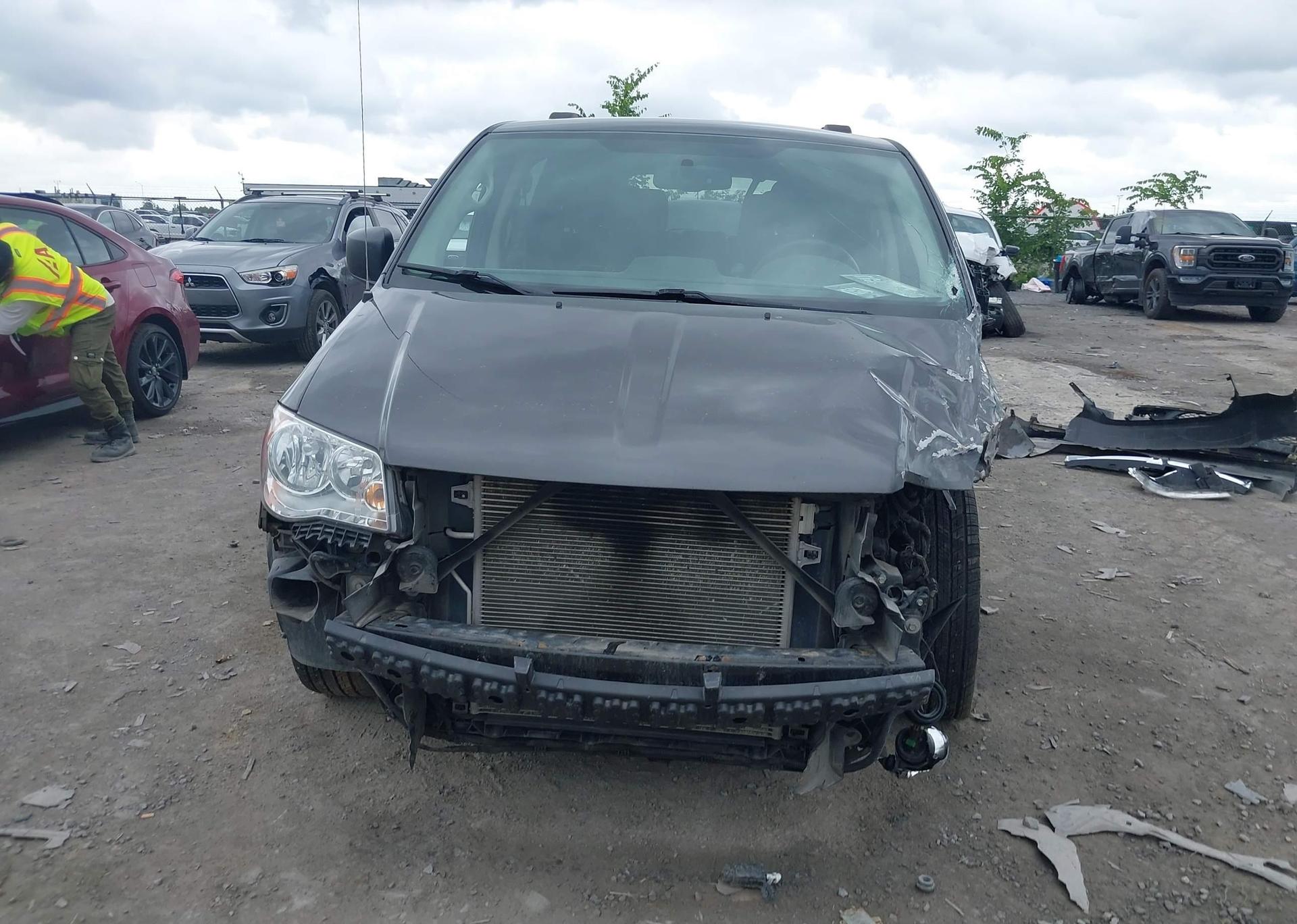 2015 DODGE GRAND CARAVAN SE