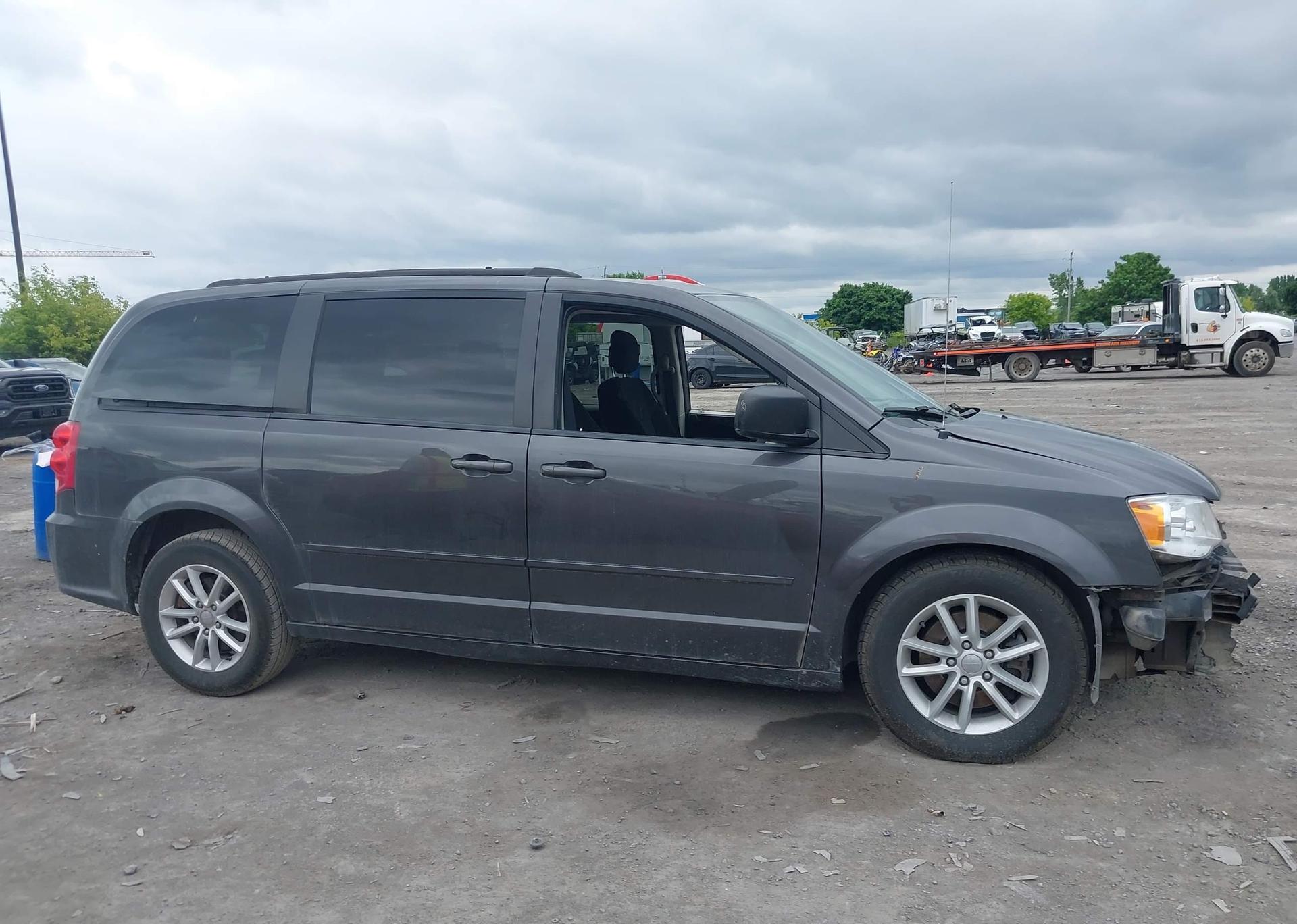 2015 DODGE GRAND CARAVAN SE