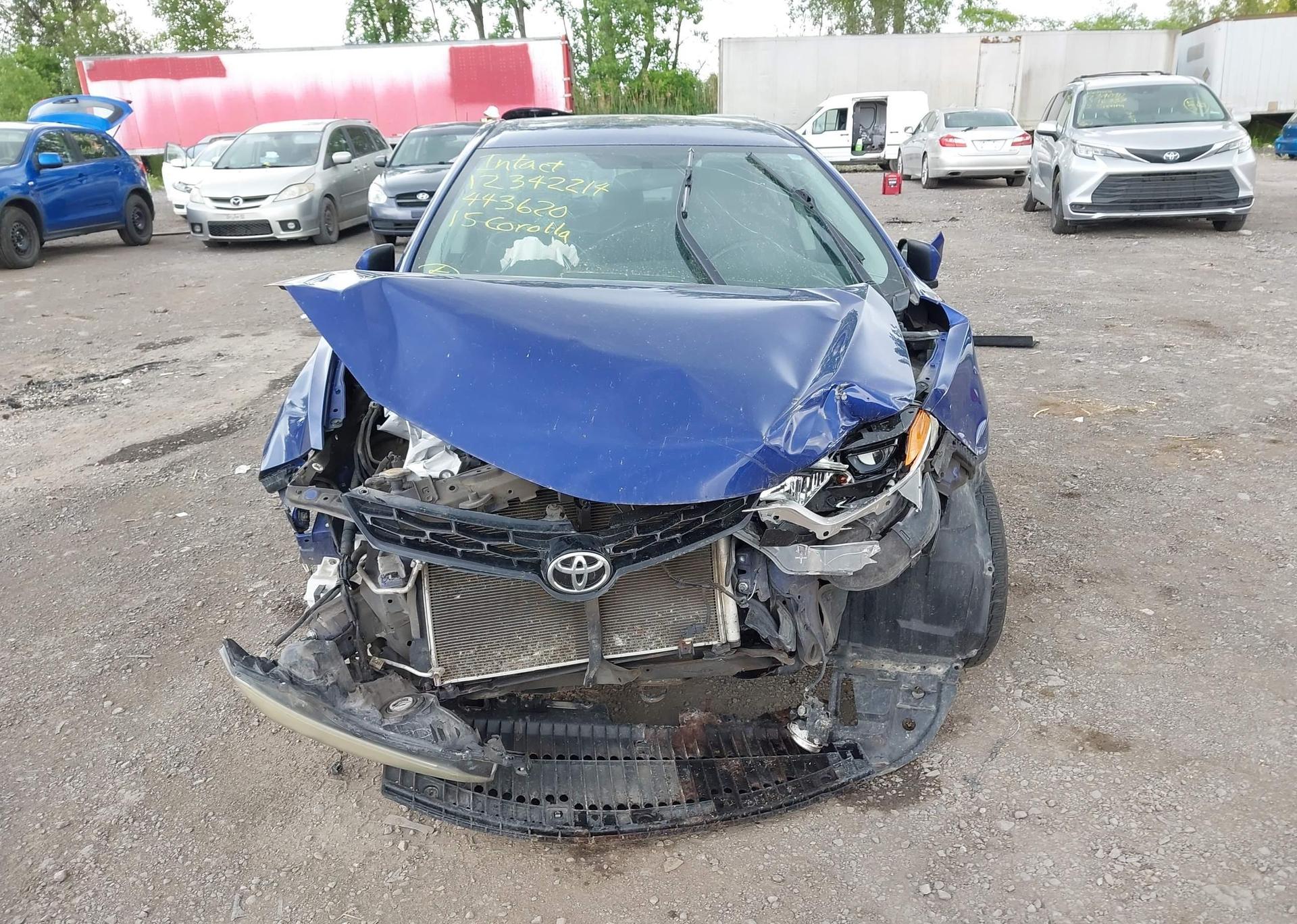 2015 TOYOTA COROLLA