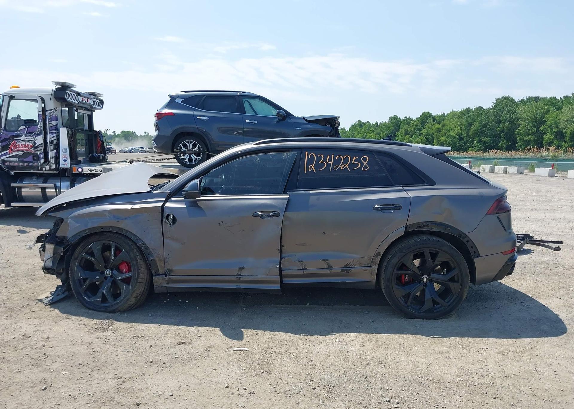 2022 AUDI RS Q8 4.0T