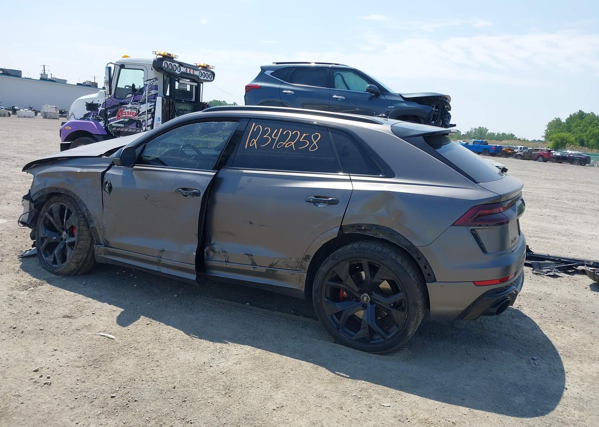 2022 AUDI RS Q8 4.0T