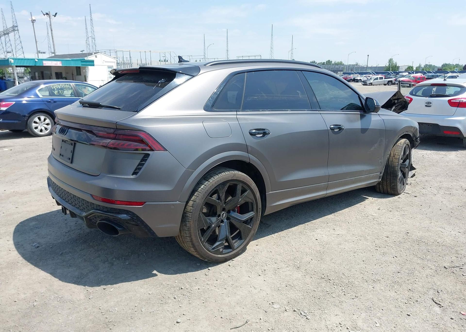 2022 AUDI RS Q8 4.0T