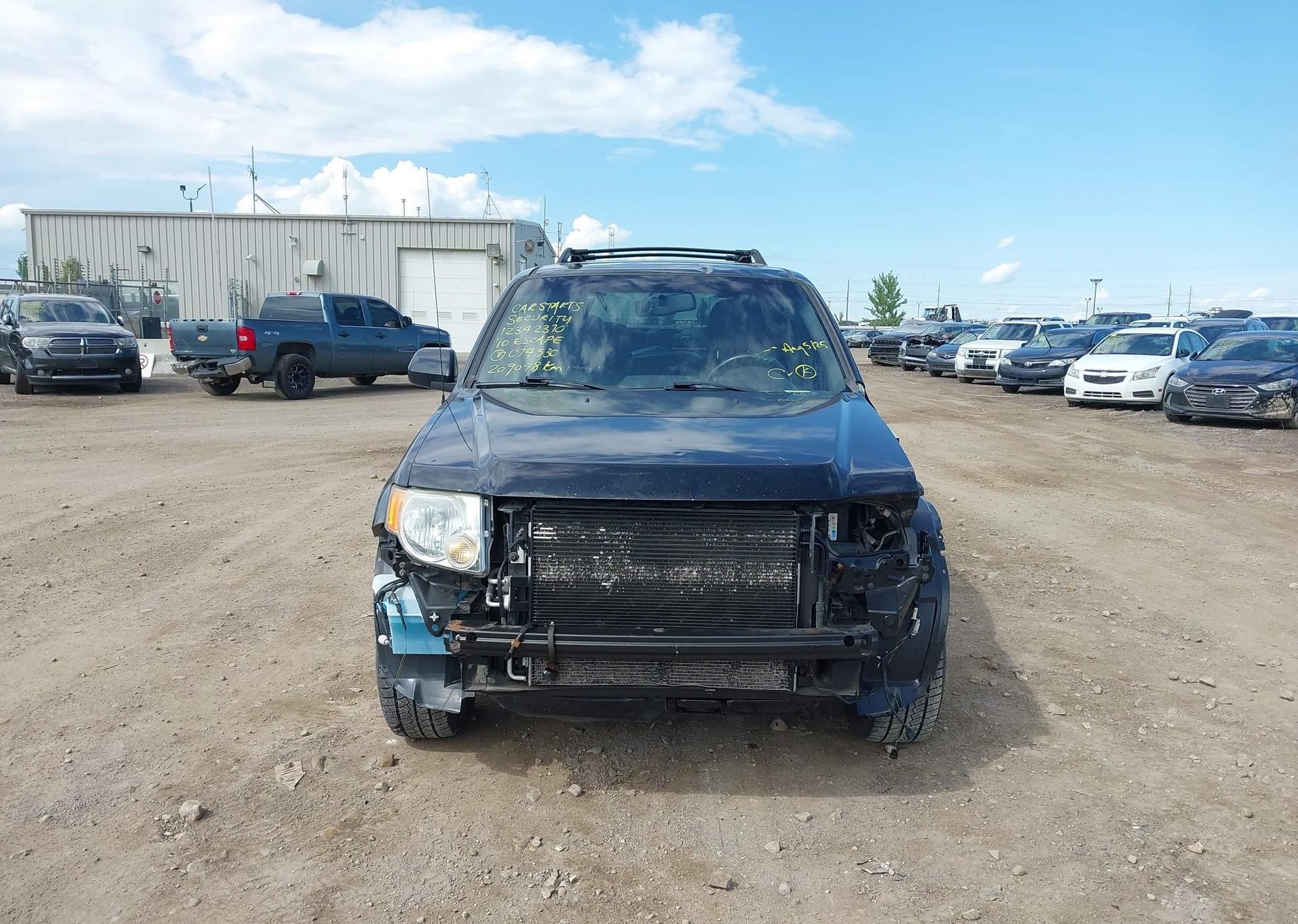2010 FORD ESCAPE LIMITED
