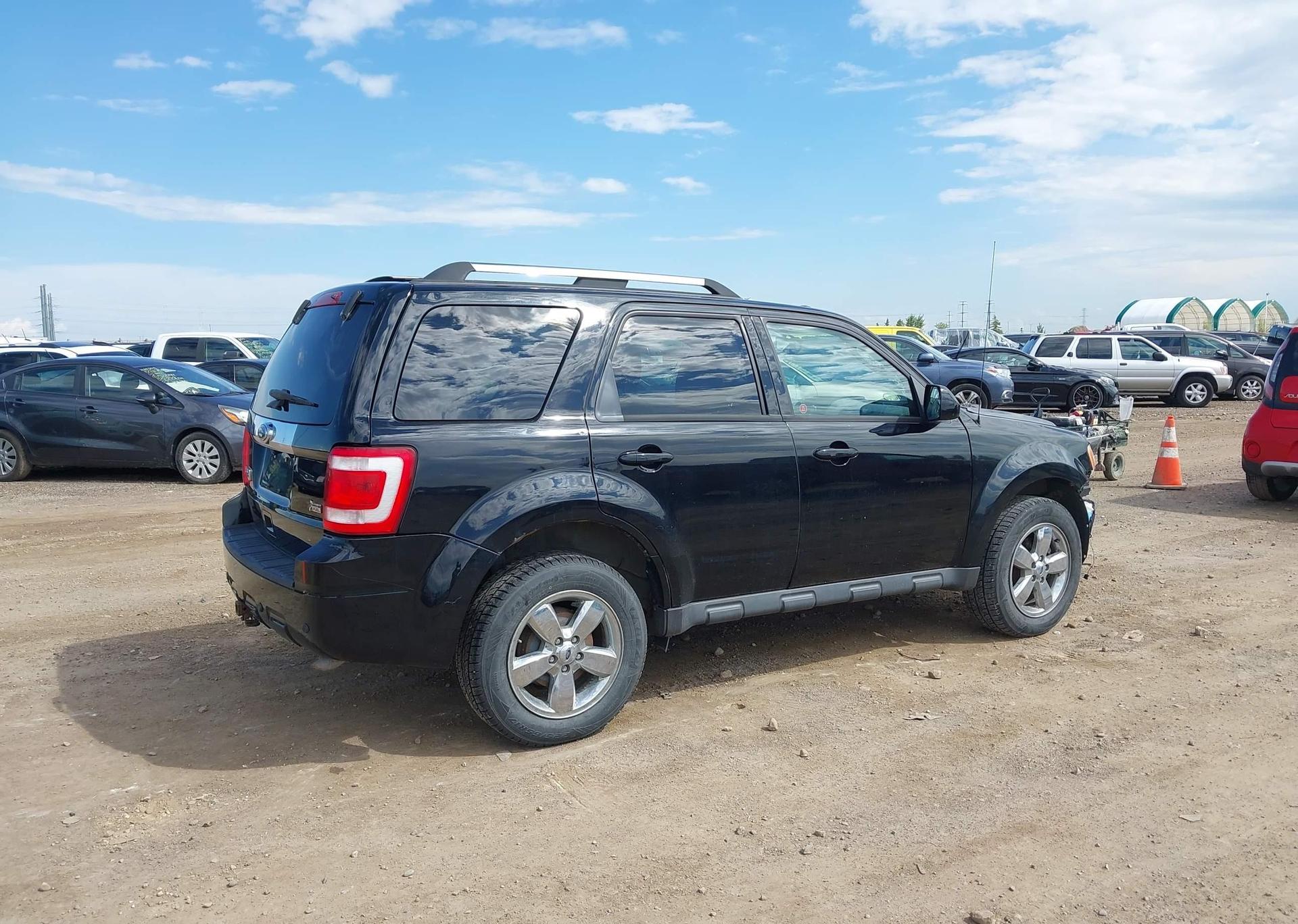 2010 FORD ESCAPE LIMITED