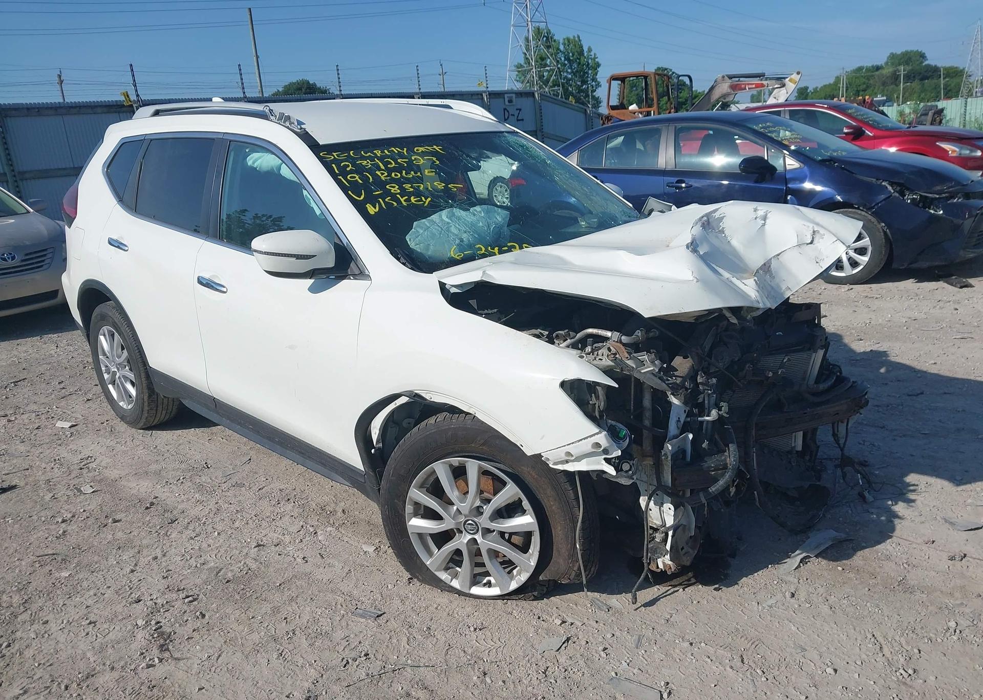2019 NISSAN ROGUE S