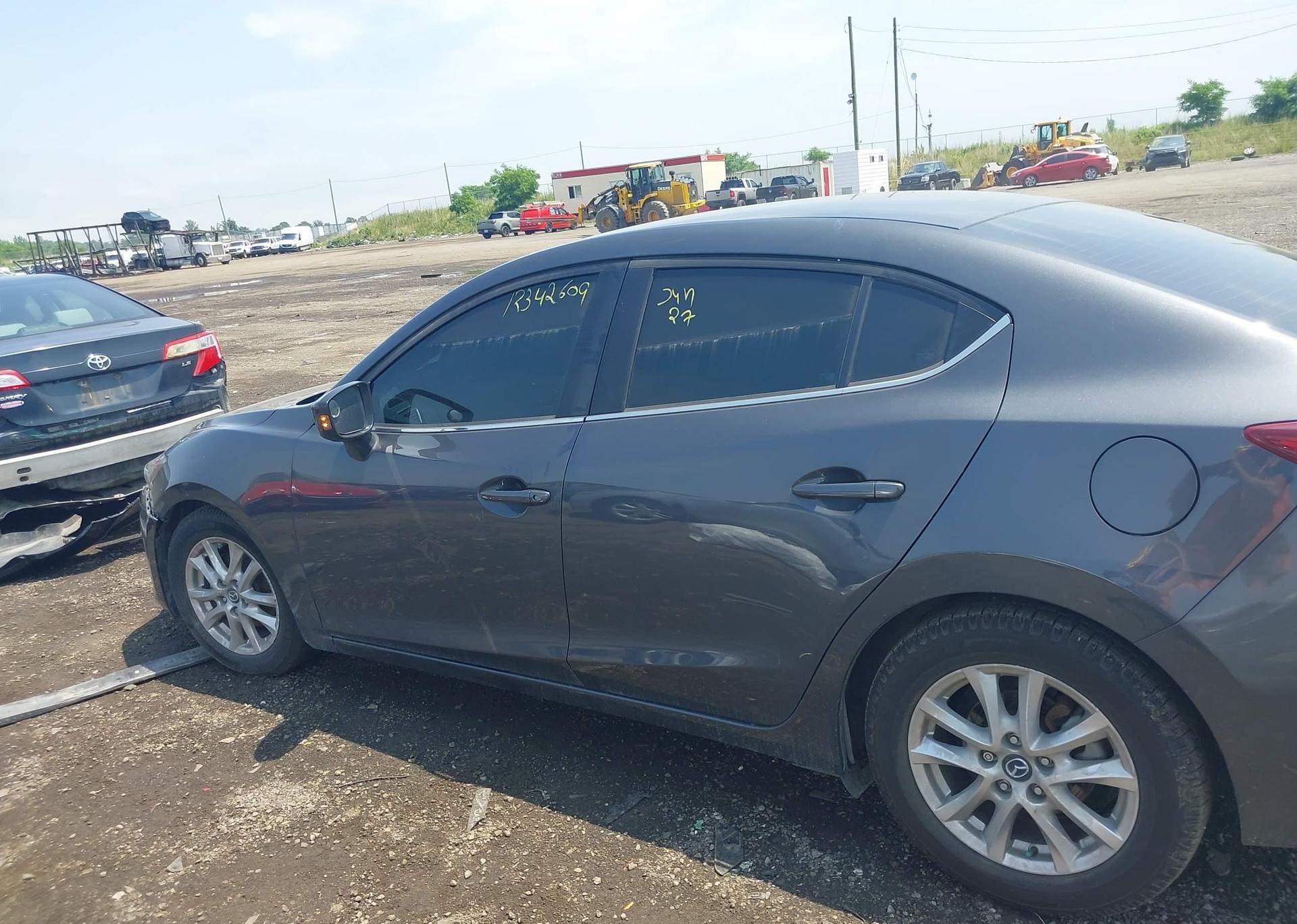 2015 MAZDA MAZDA3 GS