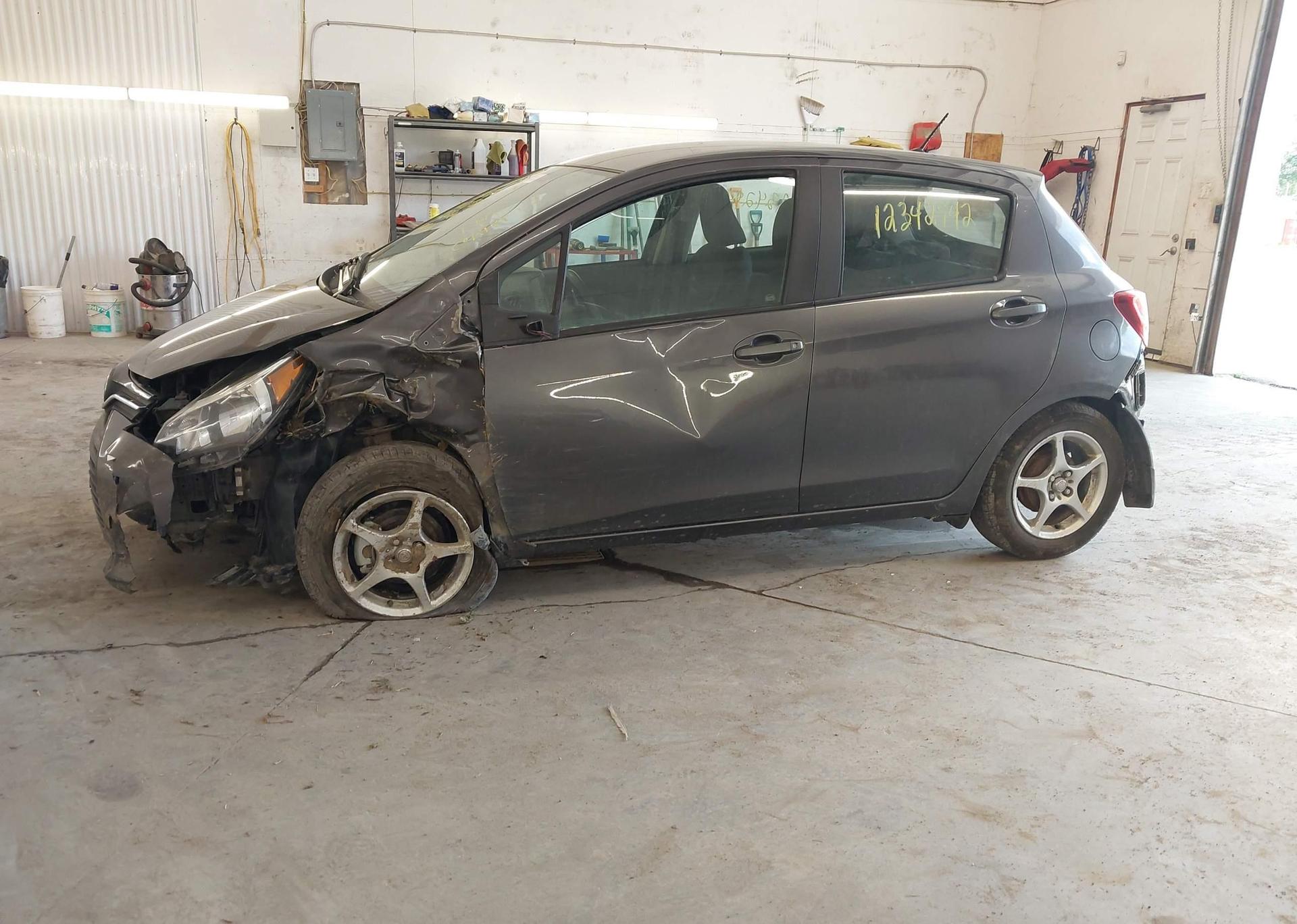 2015 TOYOTA YARIS