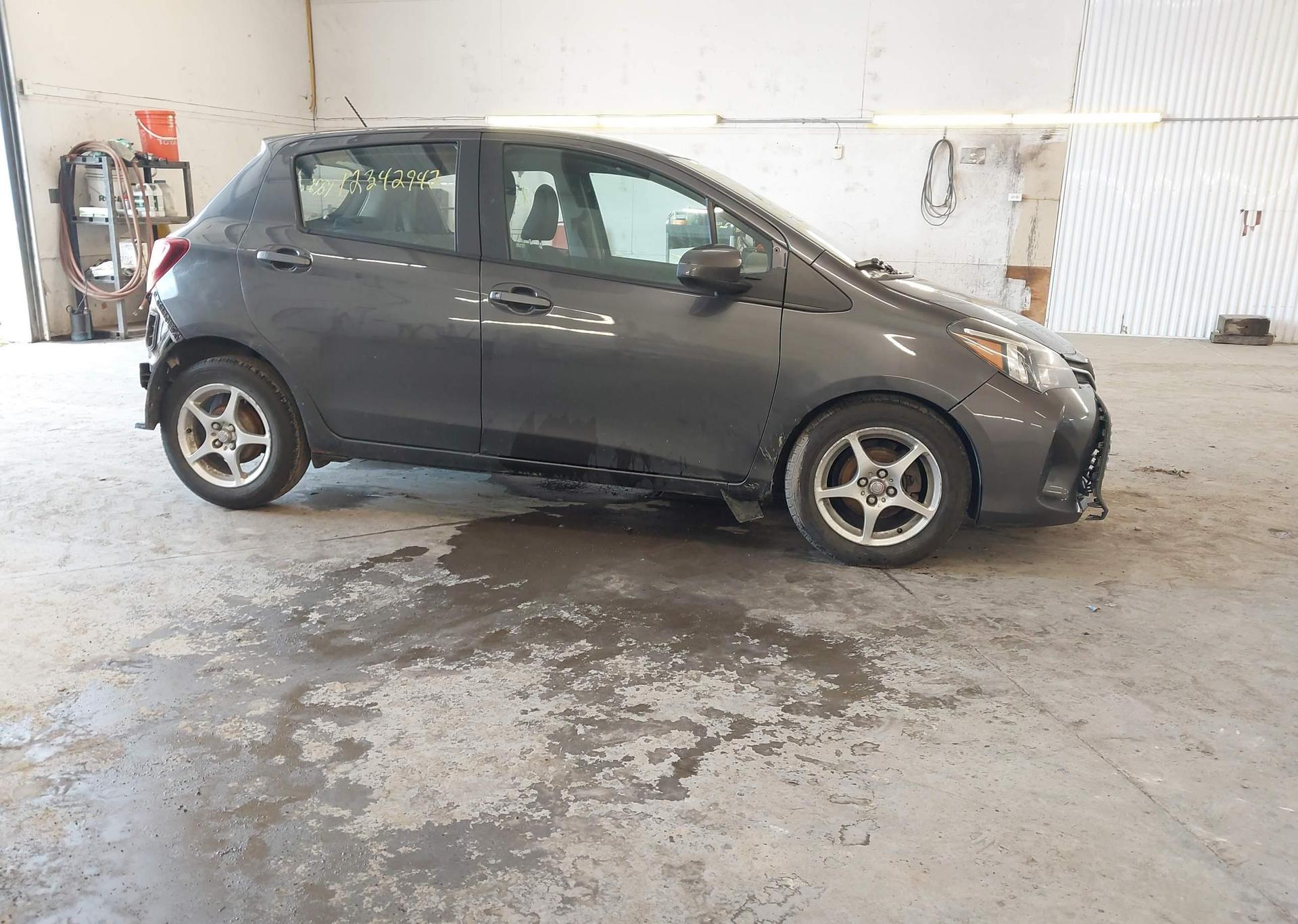 2015 TOYOTA YARIS