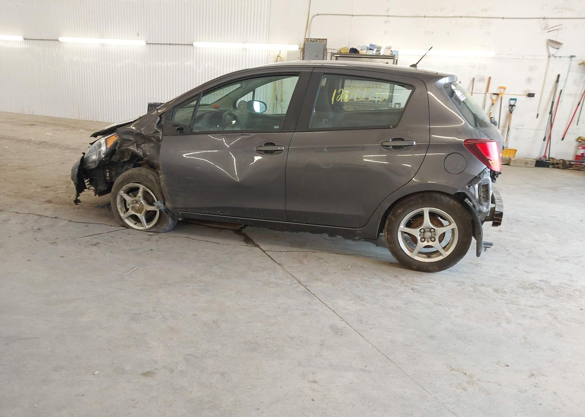 2015 TOYOTA YARIS