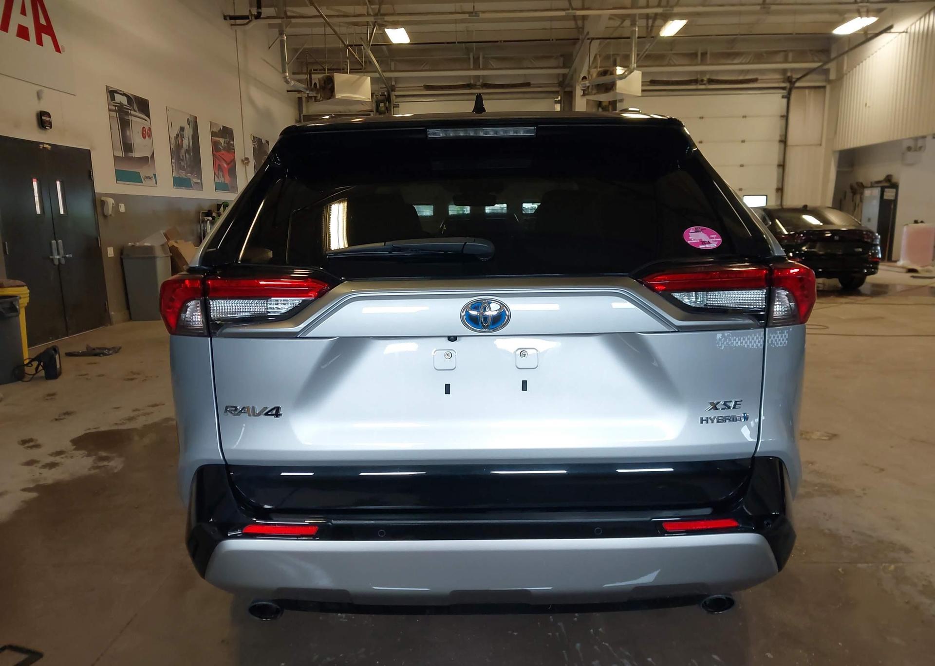 2023 TOYOTA RAV4 HYBRID XSE