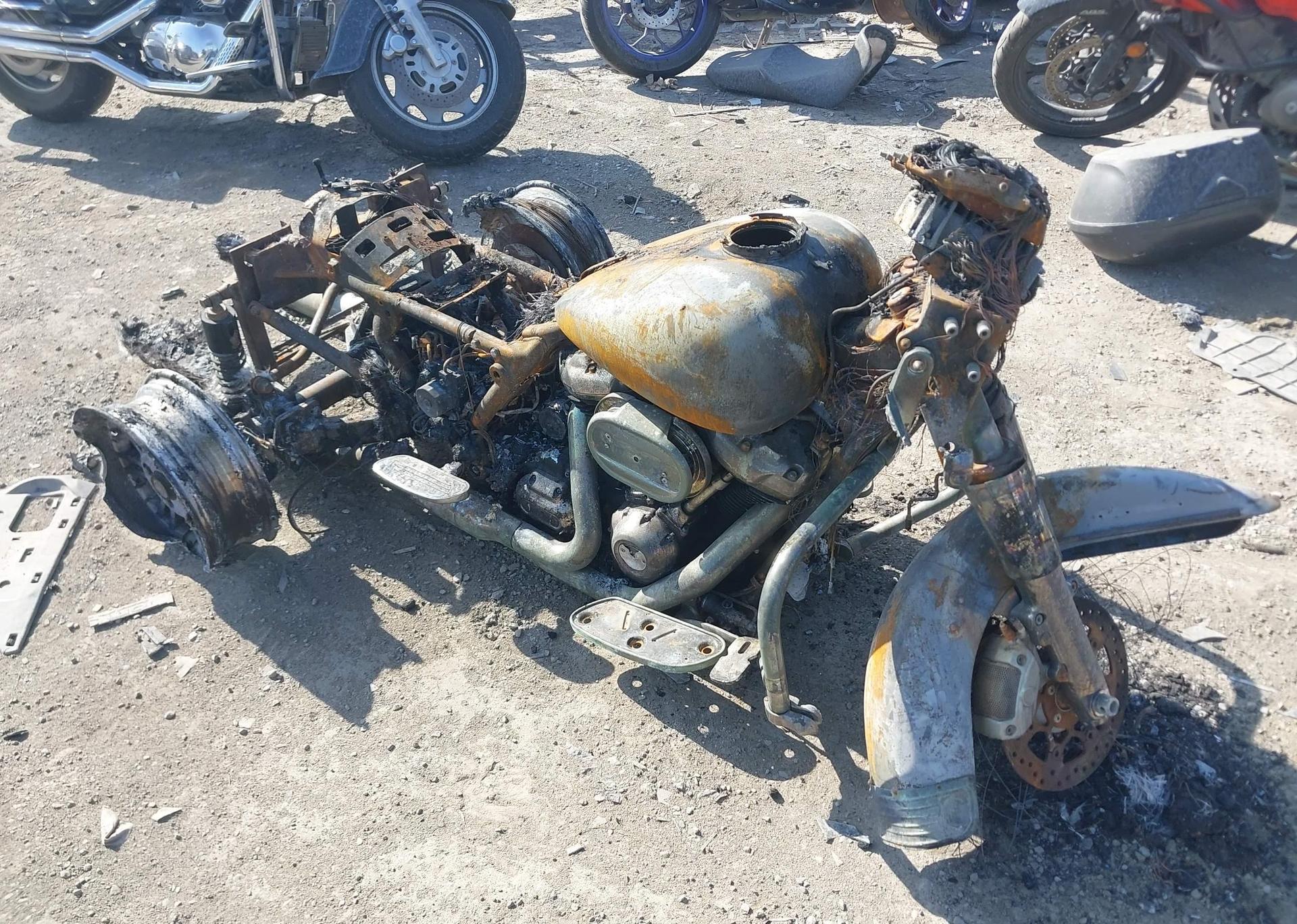 2022 HARLEY-DAVIDSON FLHTCUTG